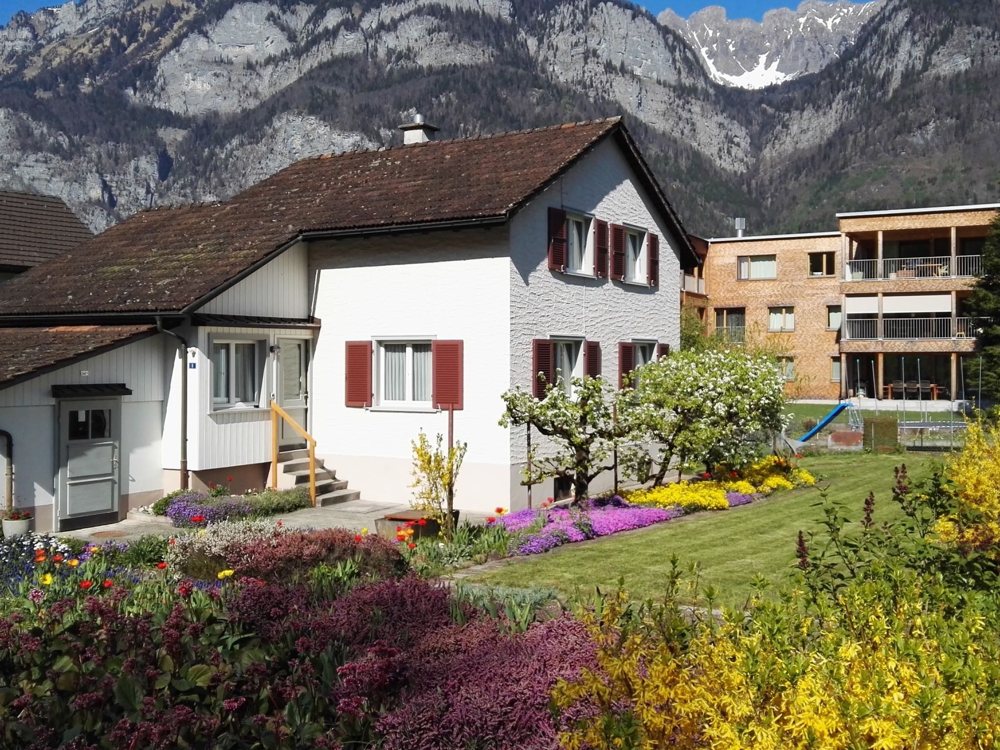 Schils, (Flums). 5 Zimmerhaus mit Bad/Dusche - Image-tags.info