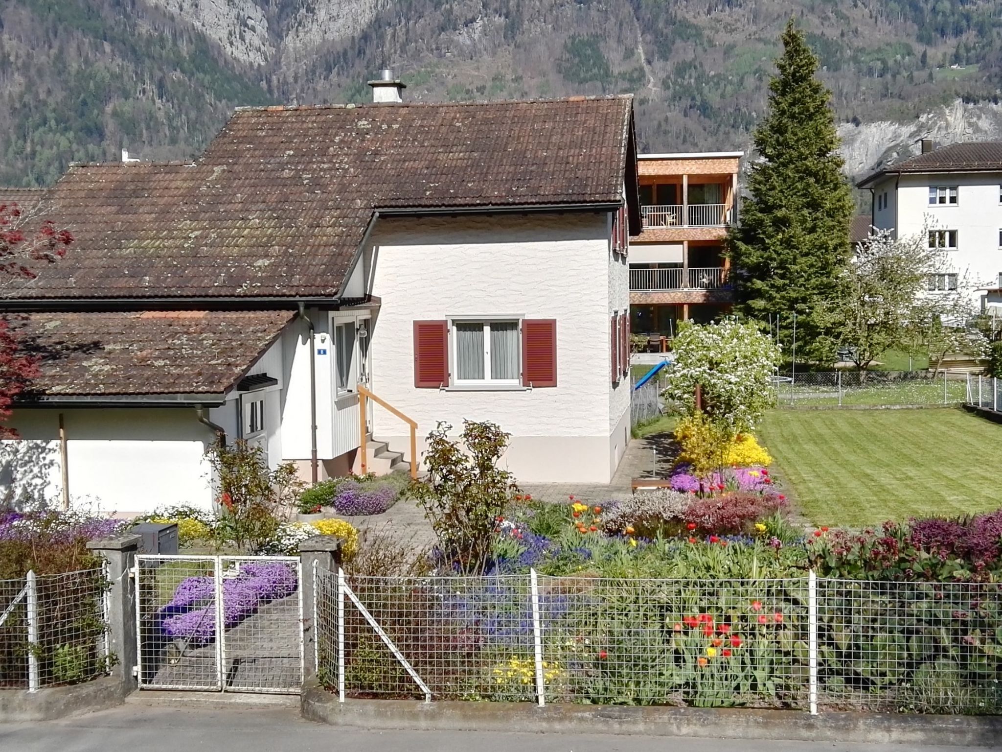Schils, (Flums). 5 Zimmerhaus mit Bad/Dusche - Image-tags.info