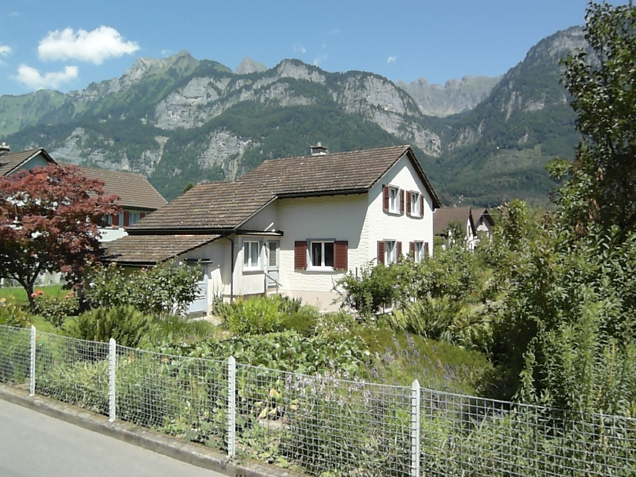 Schils, (Flums). 5 Zimmerhaus mit Bad/Dusche - Image-tags.info