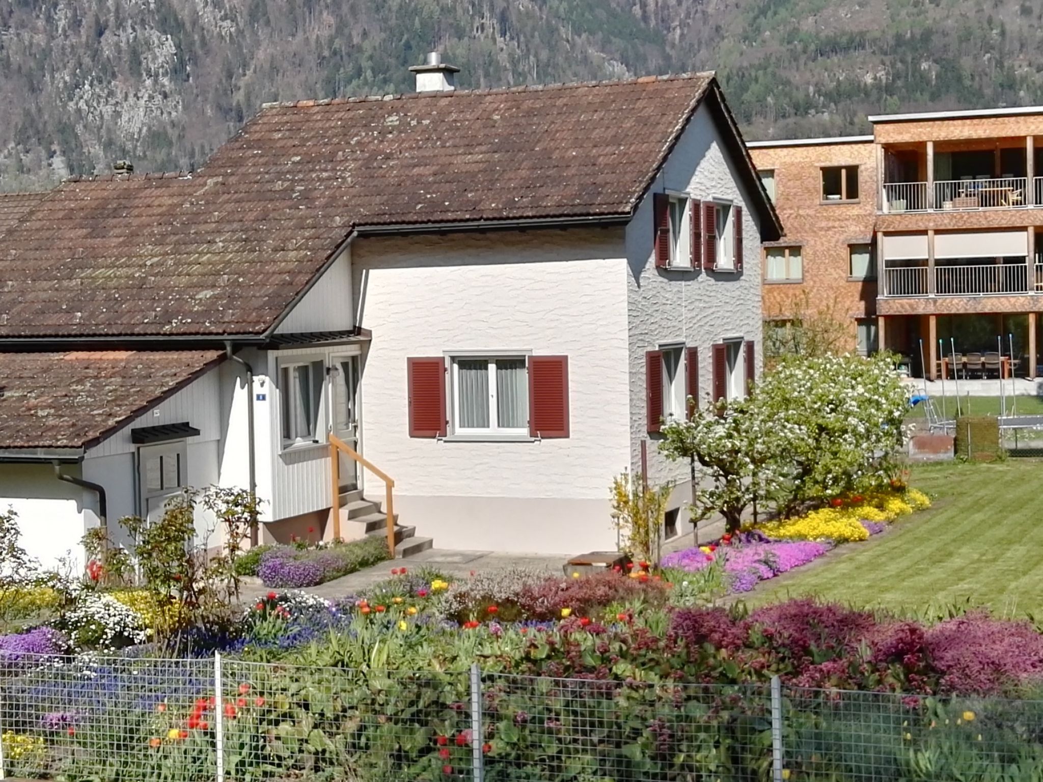 Schils, (Flums). 5 Zimmerhaus mit Bad/Dusche - Image-tags.info