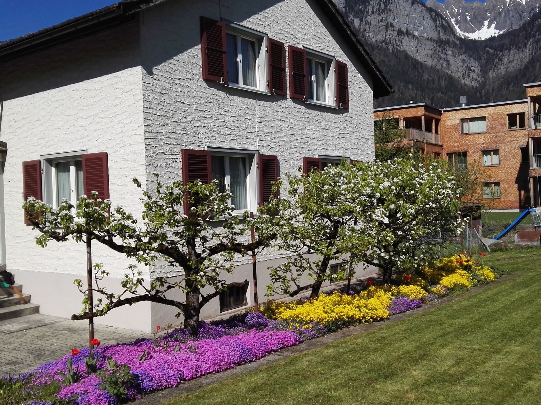 Schils, (Flums). 5 Zimmerhaus mit Bad/Dusche - Image-tags.info