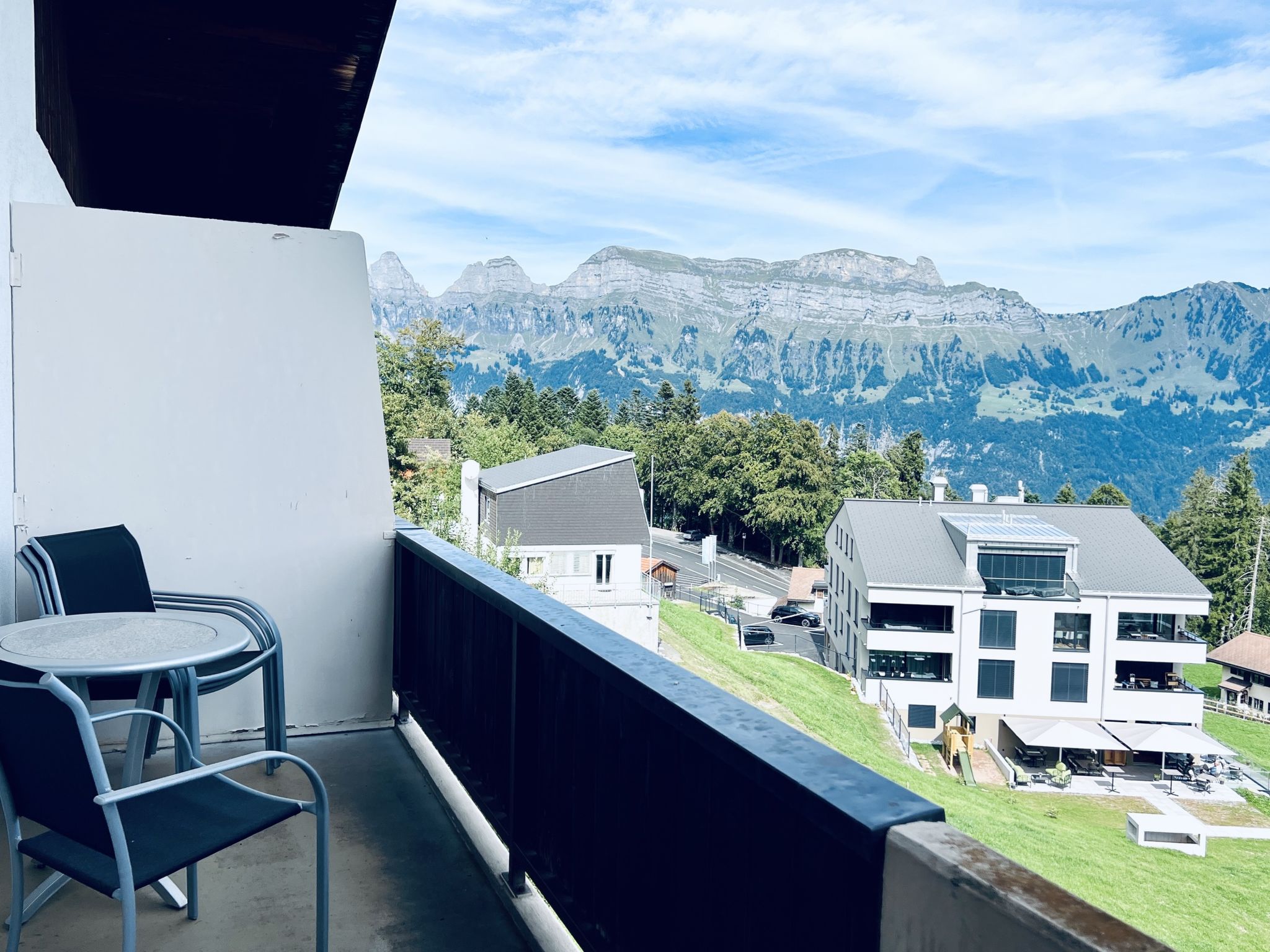 Haus Panorama Hak (CharmingStay). 4.5-Zimmerwohnung Bad/Dusche/2 Balkone - Image-tags.info