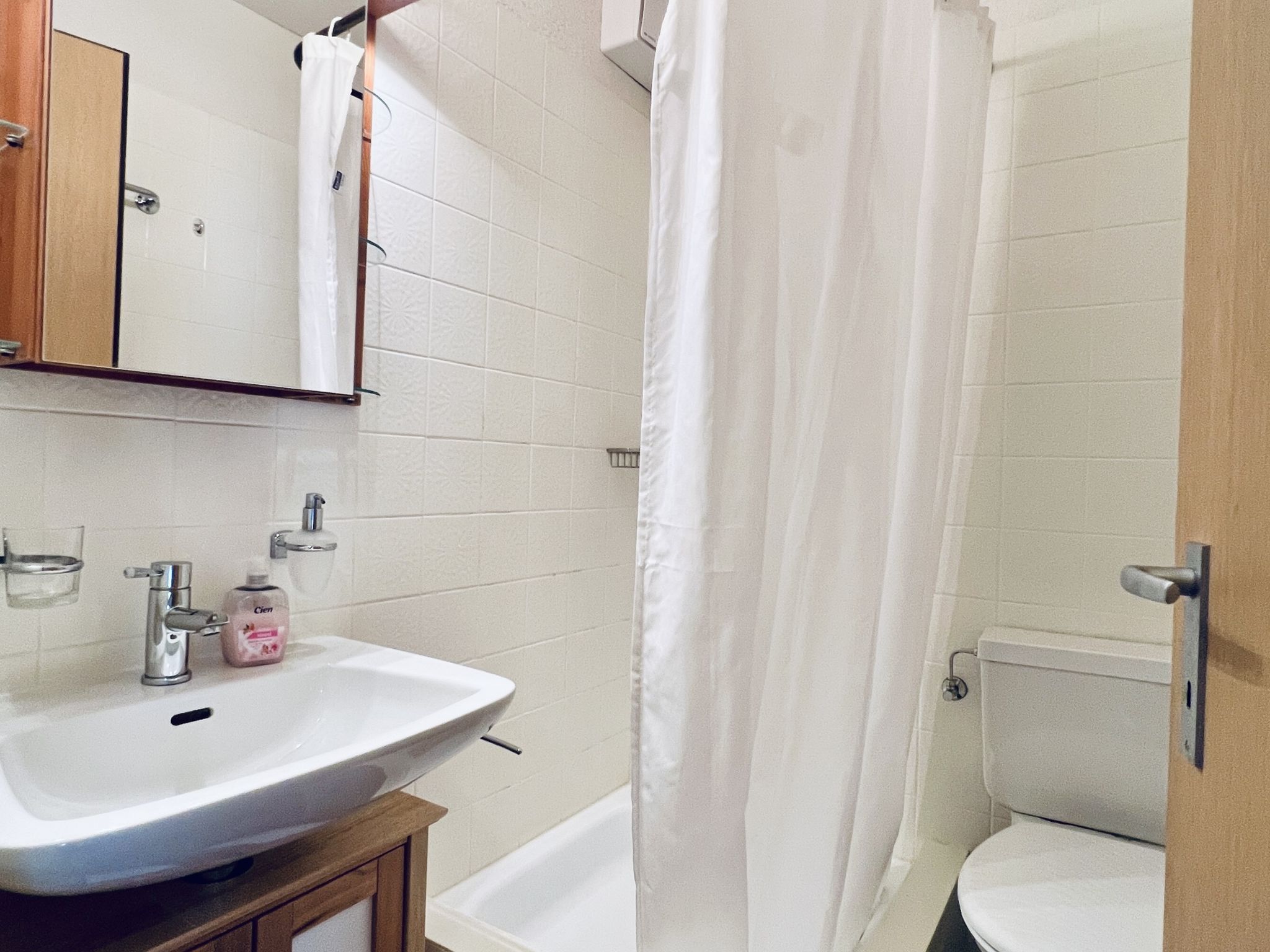Haus Panorama Hak (CharmingStay). 4.5-Zimmerwohnung Bad/Dusche/2 Balkone - Image-tags.info