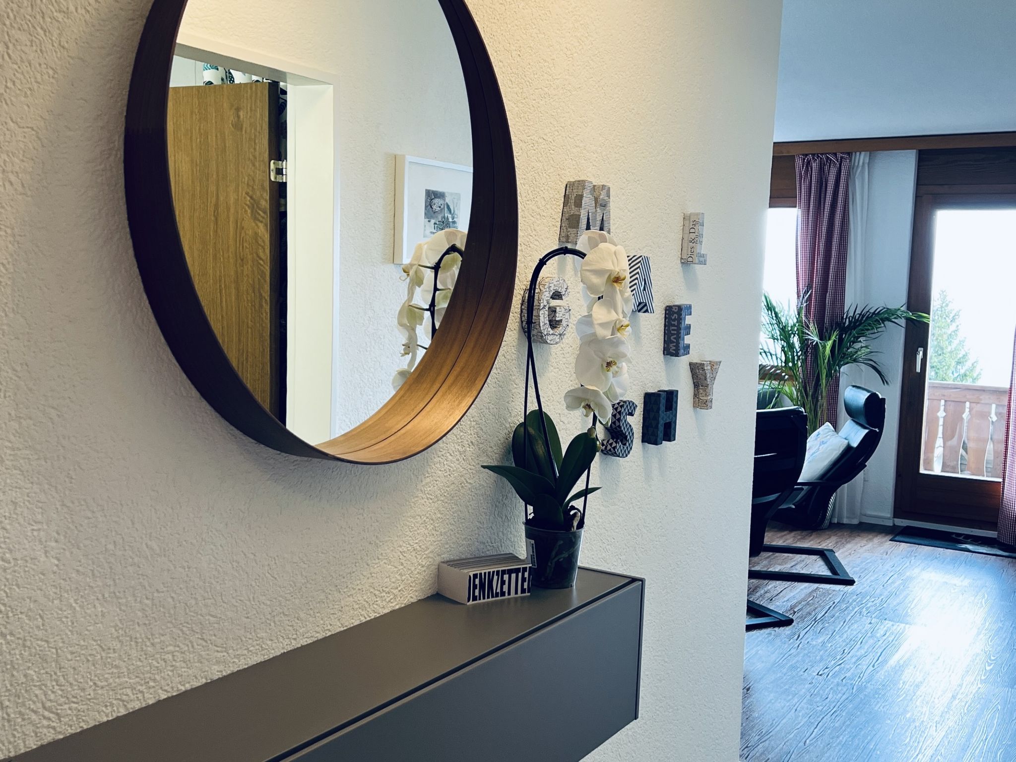 Haus Steinbock (CharmingStay). 3.5-Zimmerwohnung 2OG - Image-tags.info