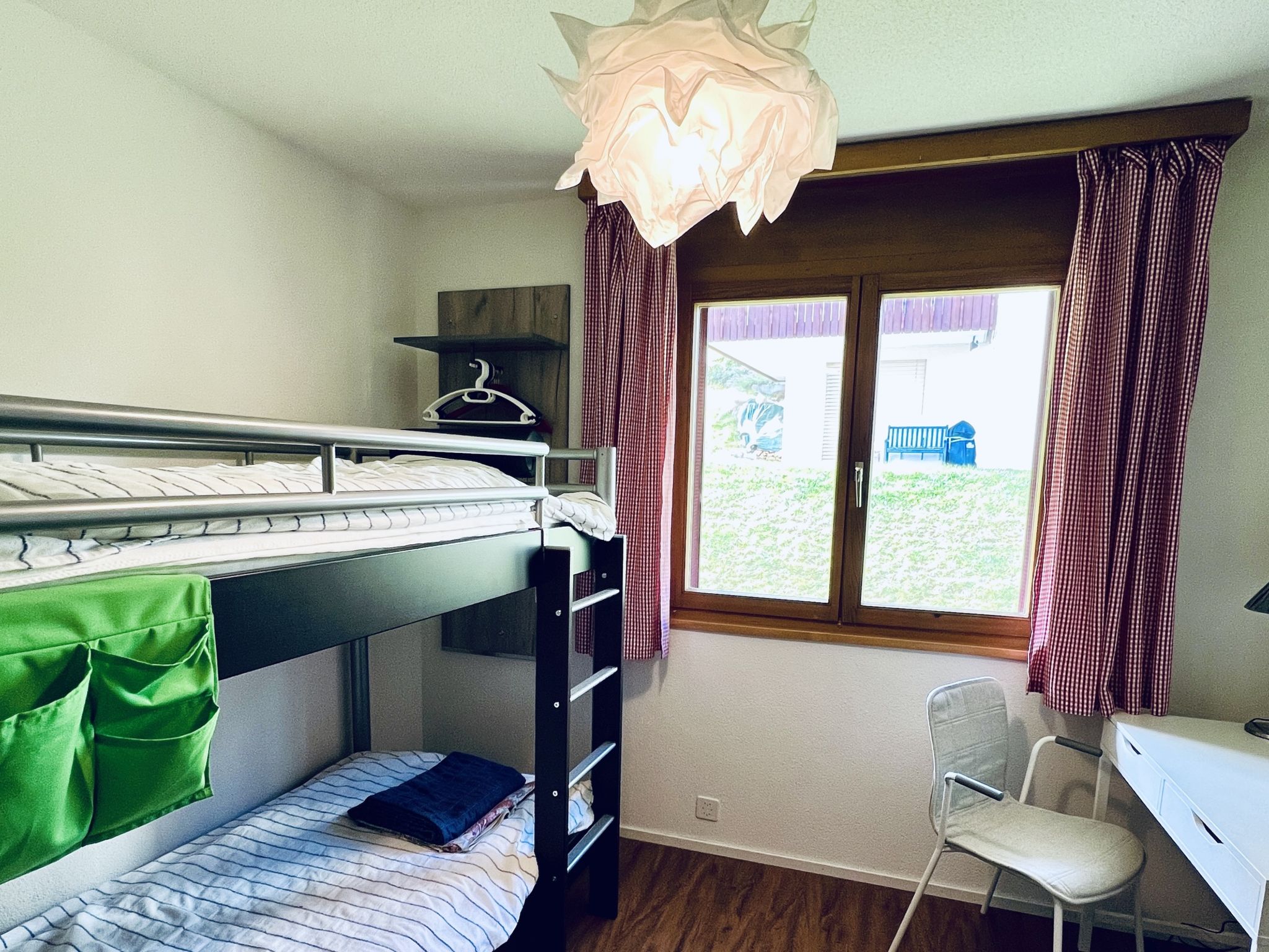 Haus Steinbock (CharmingStay). 3.5-Zimmerwohnung 2OG - Image-tags.info