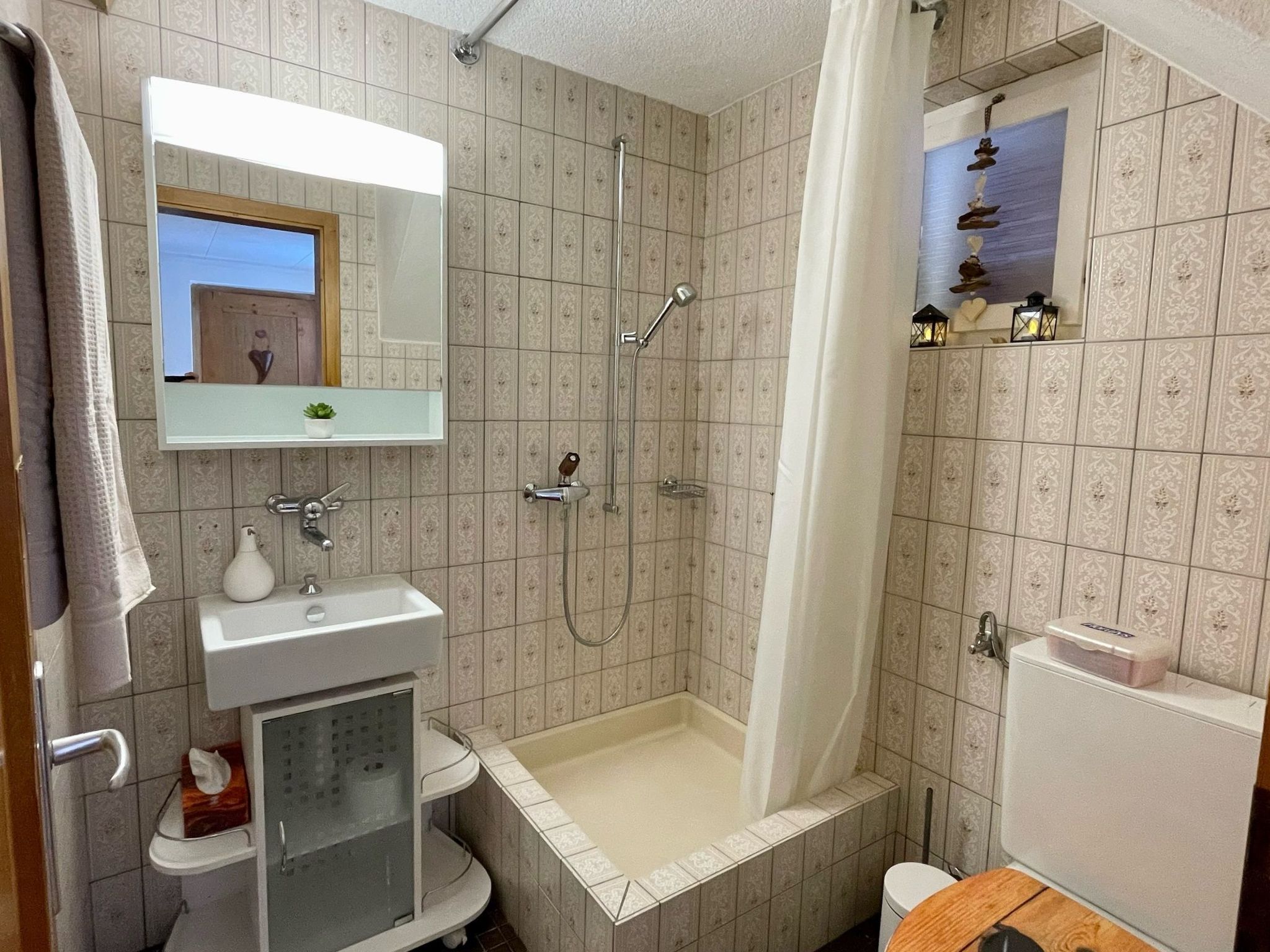 Appartement Chalet Felsenberg (CharmingStay), (Flumserberg Tannenheim), – Salle de bains, photo 10 sur 23