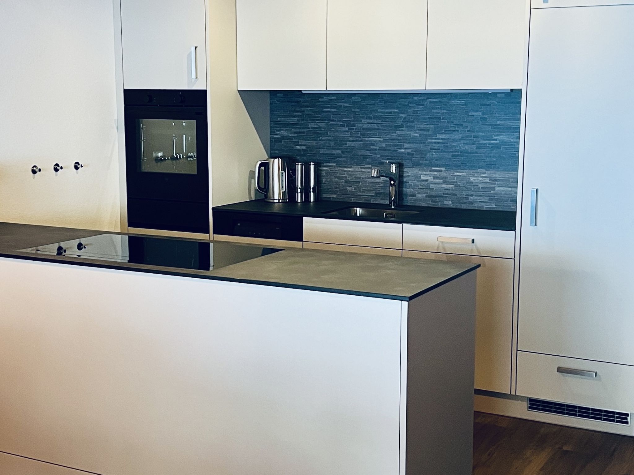 Apartmenthaus Gauenpark (CharmingStay). 3.5-Zimmerwohnung AK68 - Image-tags.info