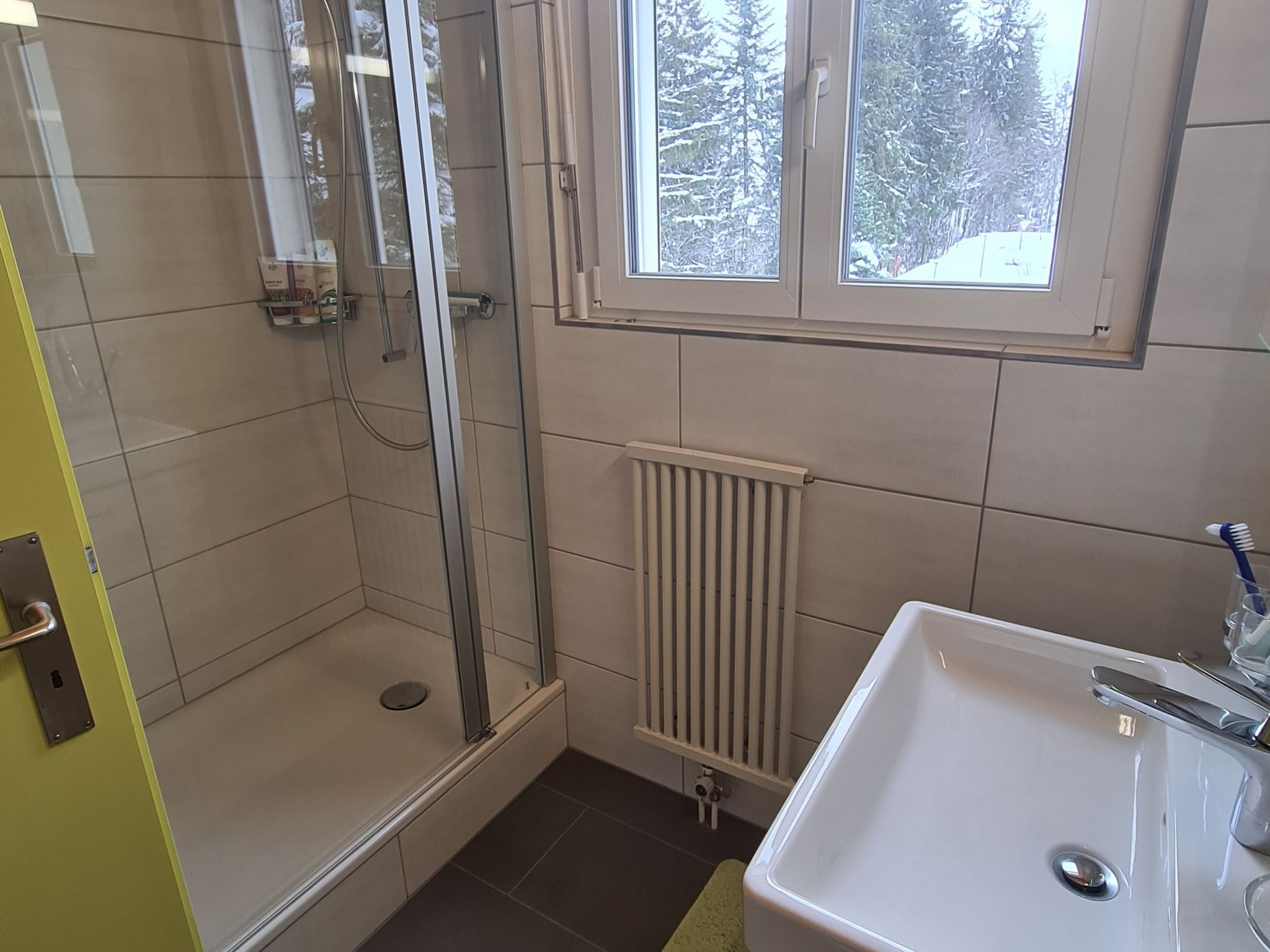 Apartmenthaus Gauenpark (CharmingStay). 2.5-Zimmerwohnung AE6 - Image-tags.info