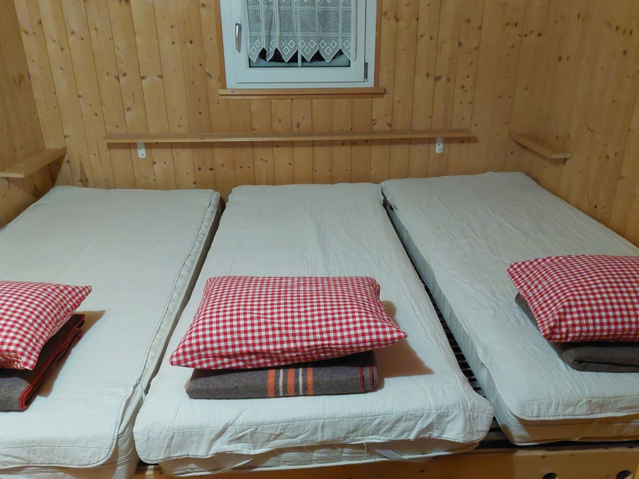 Chrüterhütte, (Flumserberg Tannenboden). Alphütte für 9 Personen - Binnen