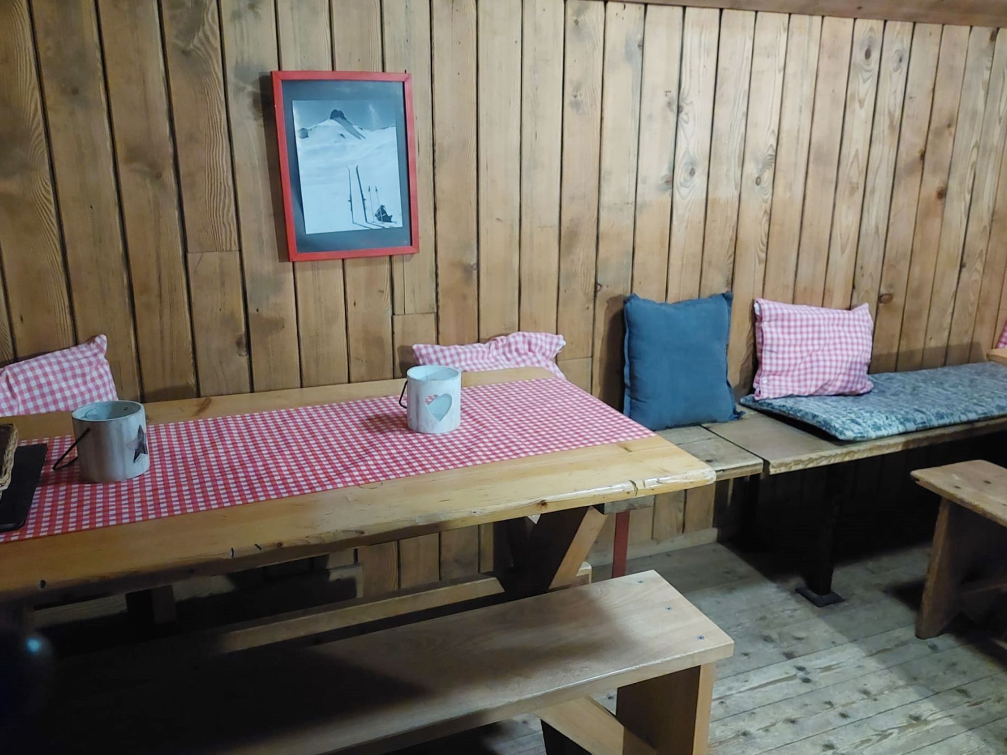 Chrüterhütte, (Flumserberg Tannenboden). Alphütte für 9 Personen - Binnen