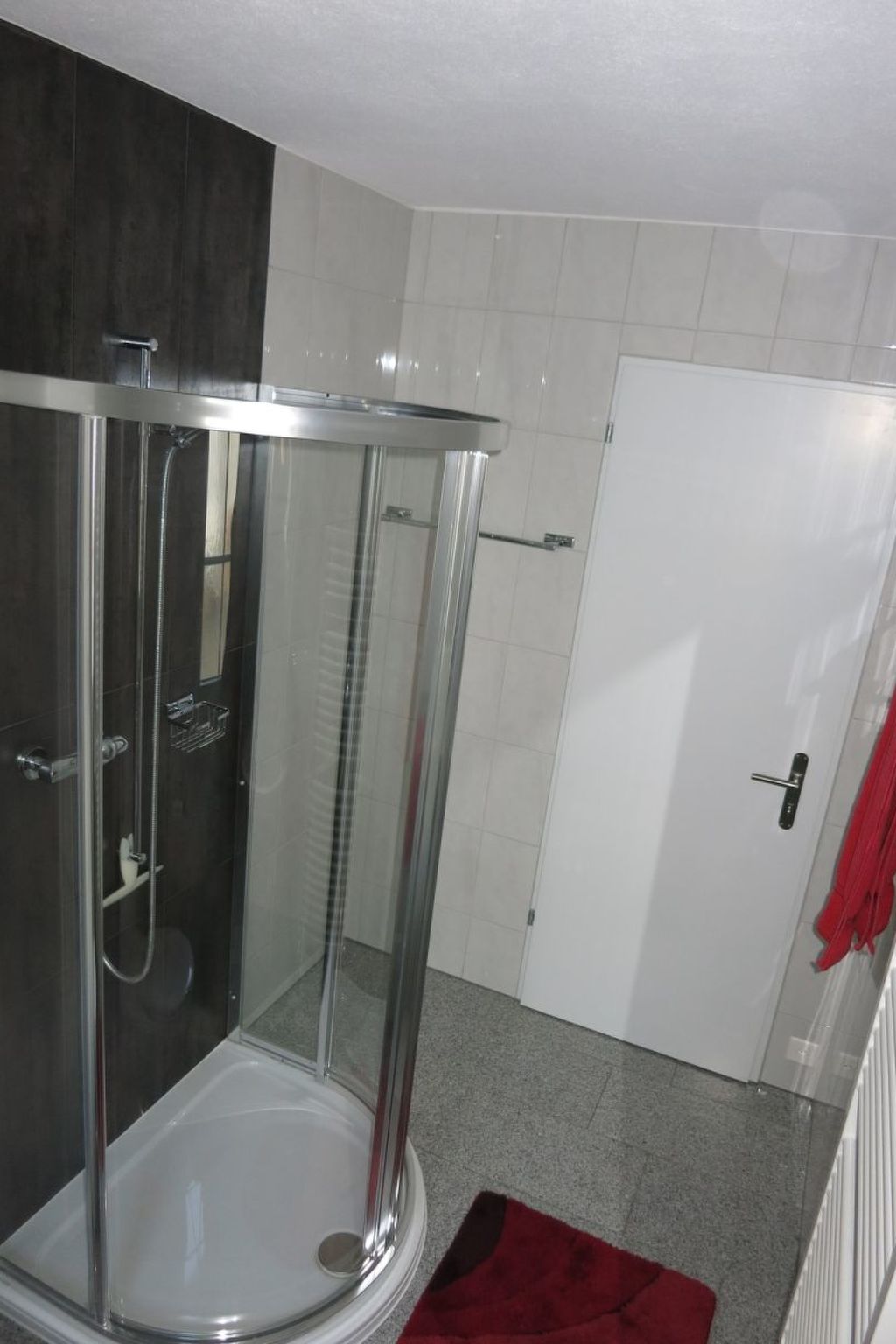 Haus Ahorn, (Flumserberg Tannenboden). 4.5 Zimmerwohnung Bad/Dusche/Balkon
