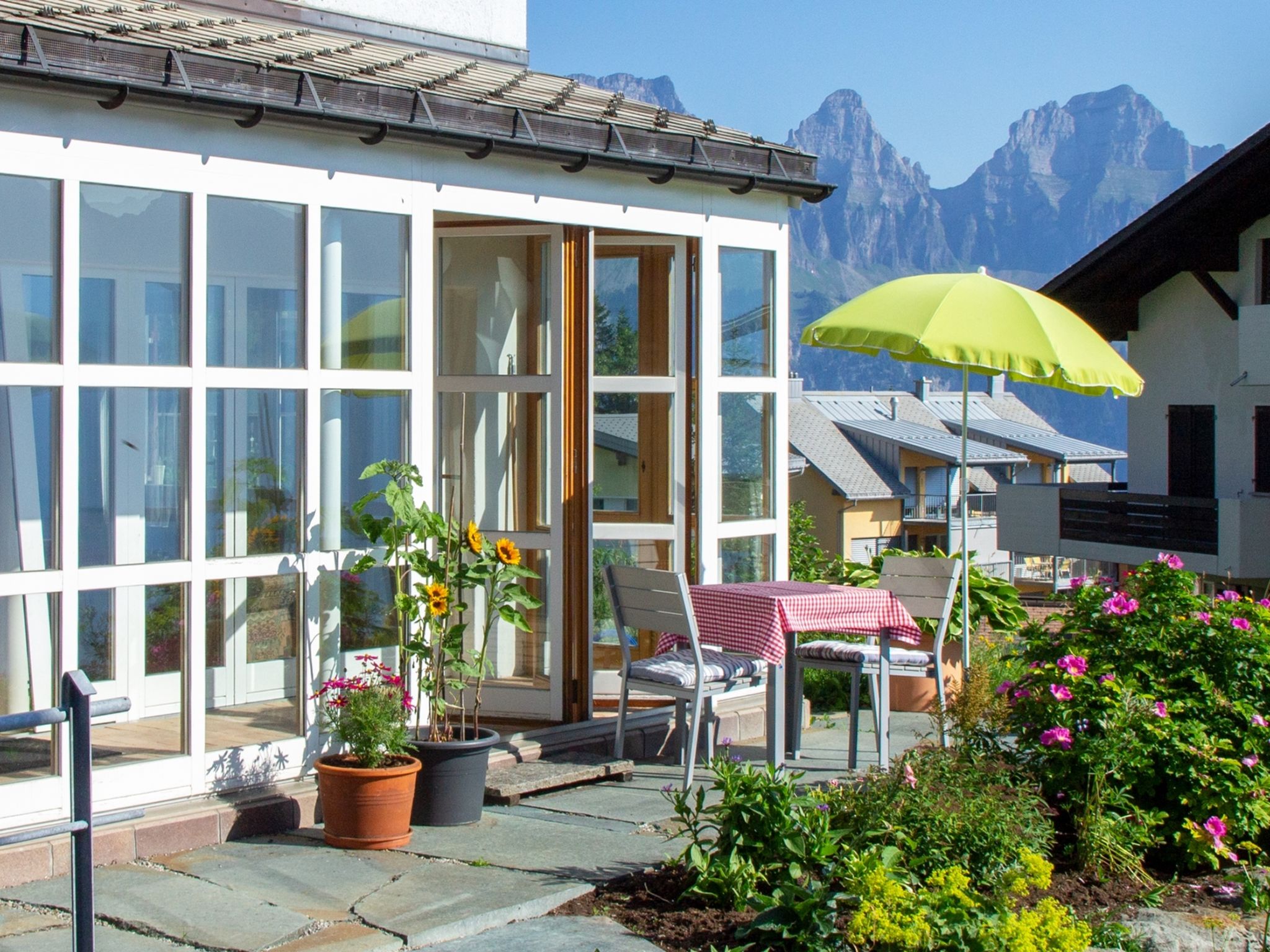 Steinröschen, (Flumserberg Tannenboden). 3.5 Zimmerwohnung Bad/Dusche/Terrasse - Buiten