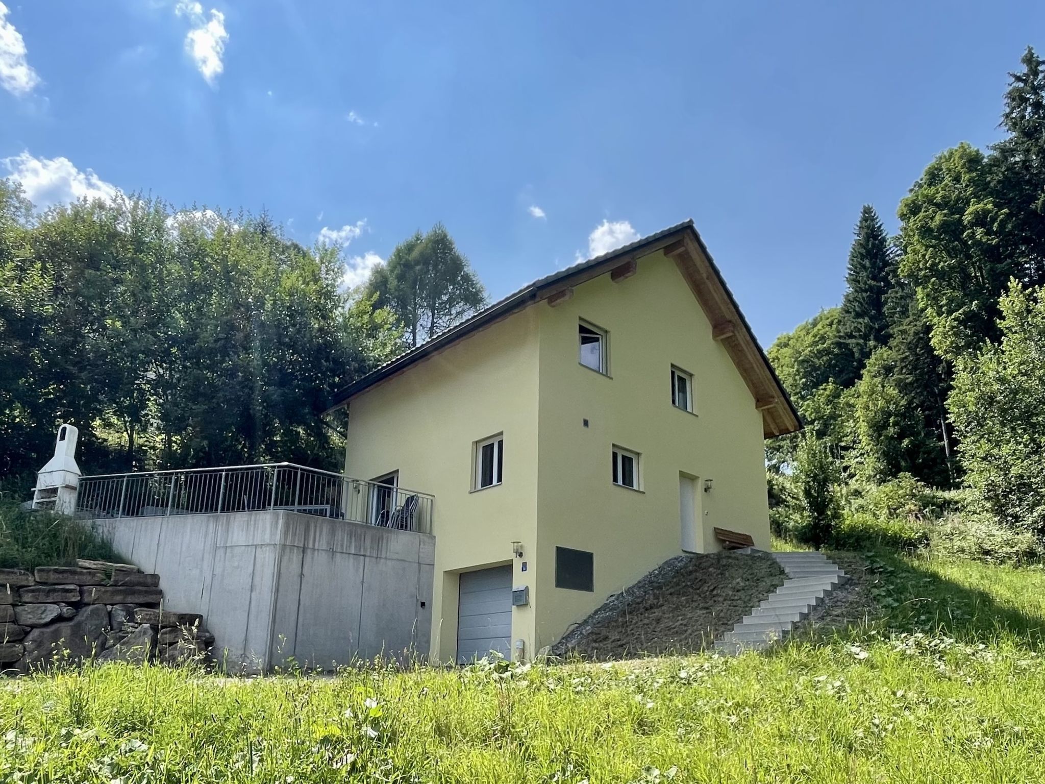 Haus Heimetli, (CharmingStay). 3.5-Zimmer-Haus - Draußen