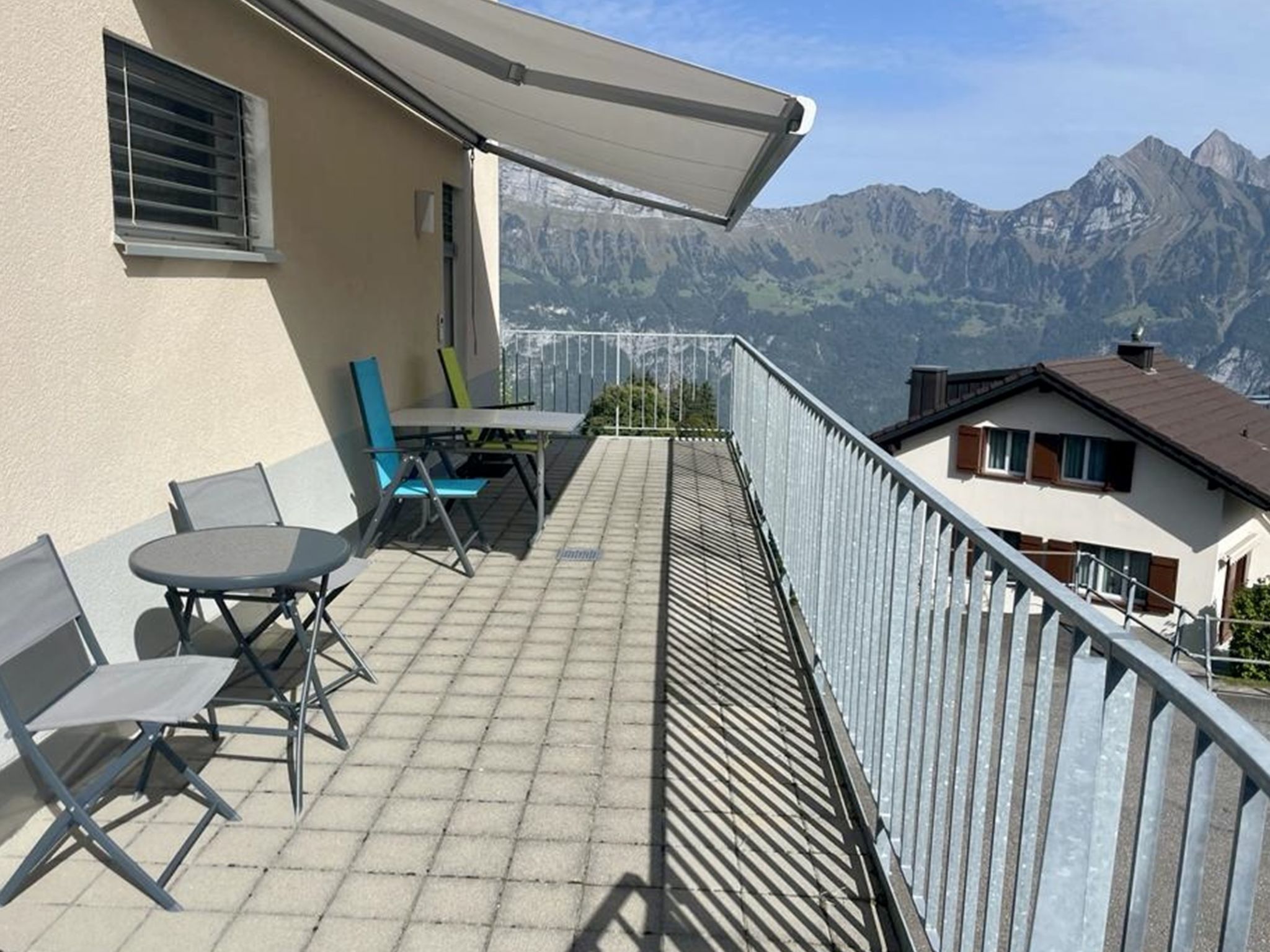 Panorama View (CharmingStay). 3.5-Zimmerwohnung - Draußen
