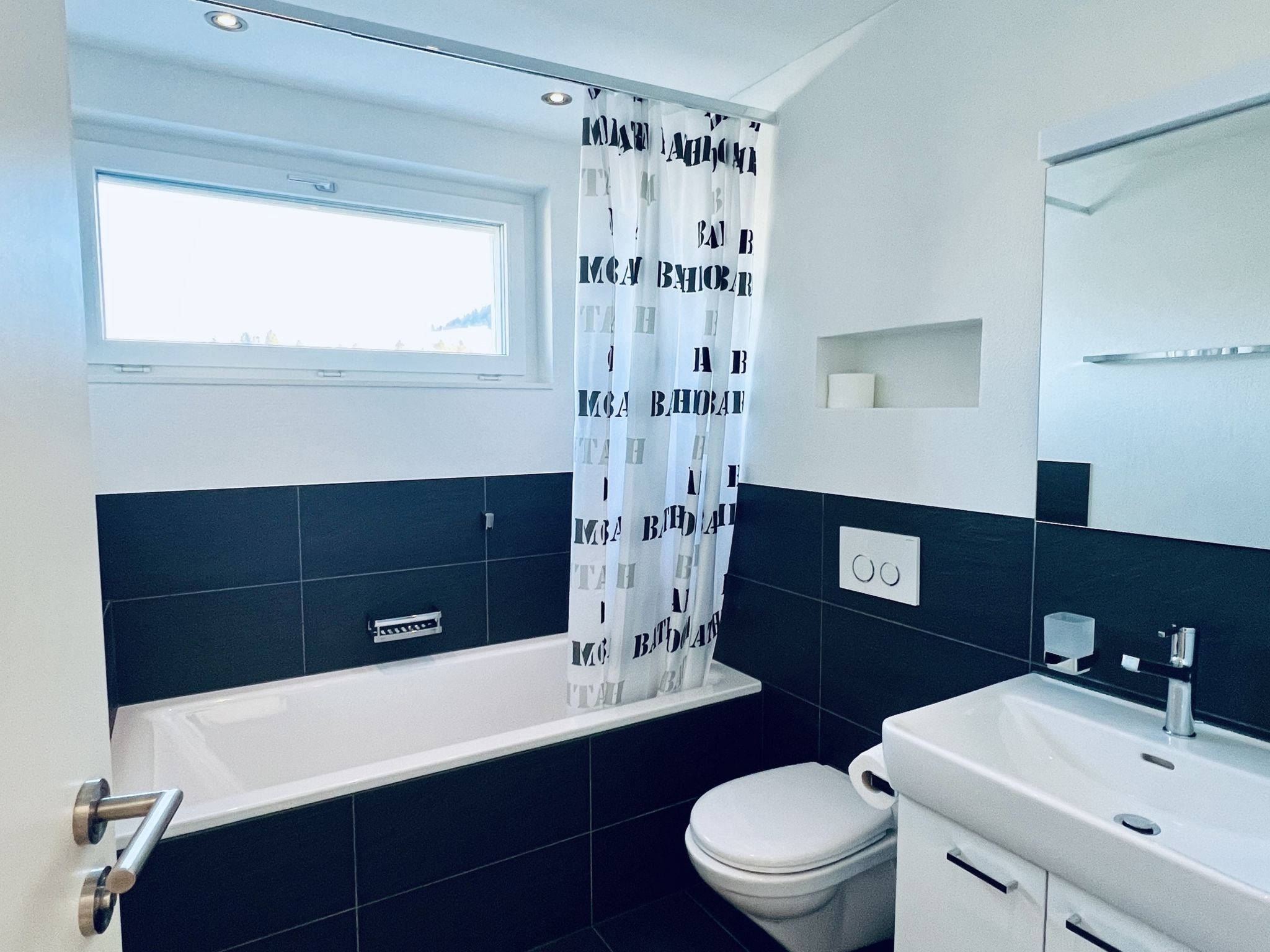 Panorama View (CharmingStay). 3.5-Zimmerwohnung - Drinnen