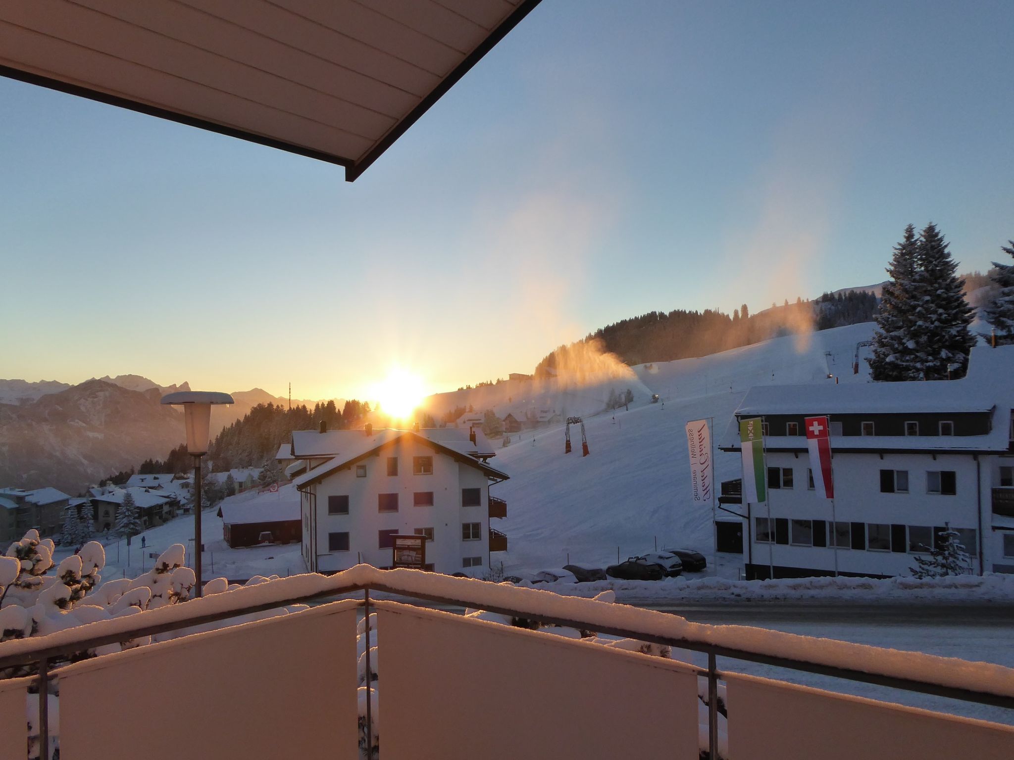 Sonnhalde, (Flumserberg Tannenboden). 4.5-Zimmerwohnung mit Balkon - Buiten