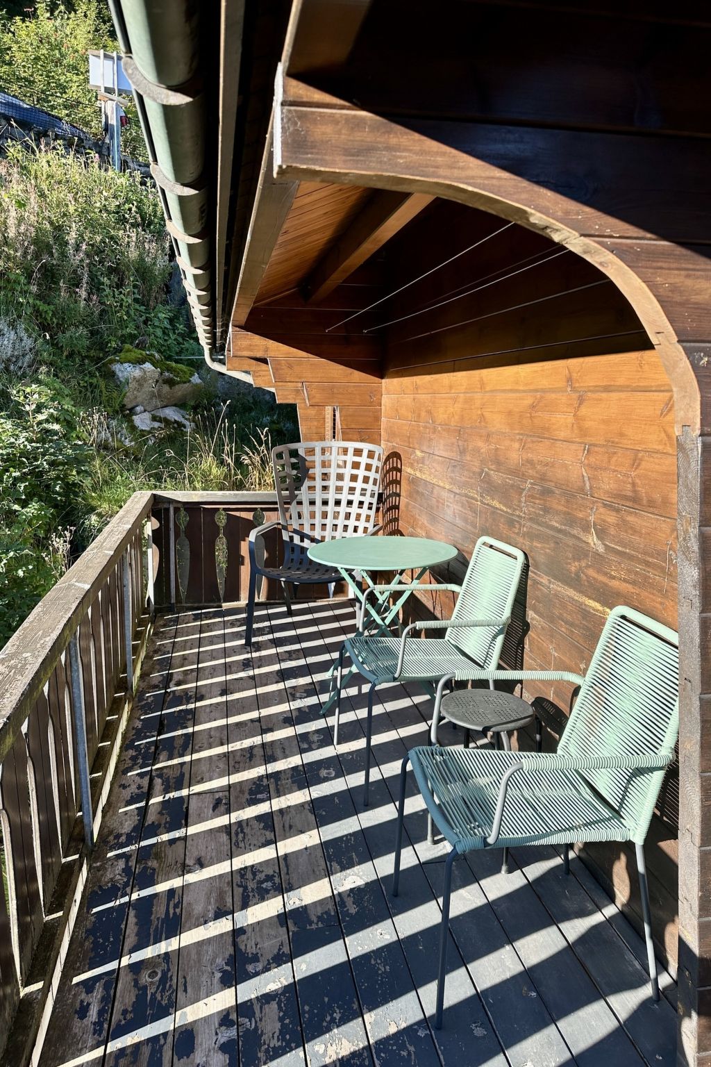 Chalet Tännli (CharmingStay). 3.5-Zimmerwohnung OG - Draußen