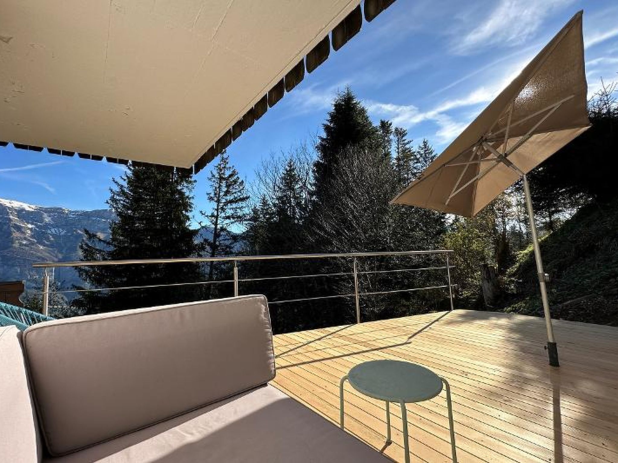 Chalet Tännli (CharmingStay). 3.5-Zimmerwohnung OG - Drinnen