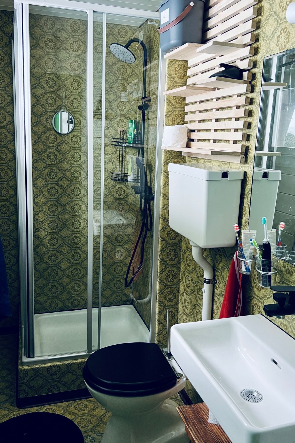 Chalet Tännli (CharmingStay). 3.5-Zimmerwohnung OG - Drinnen