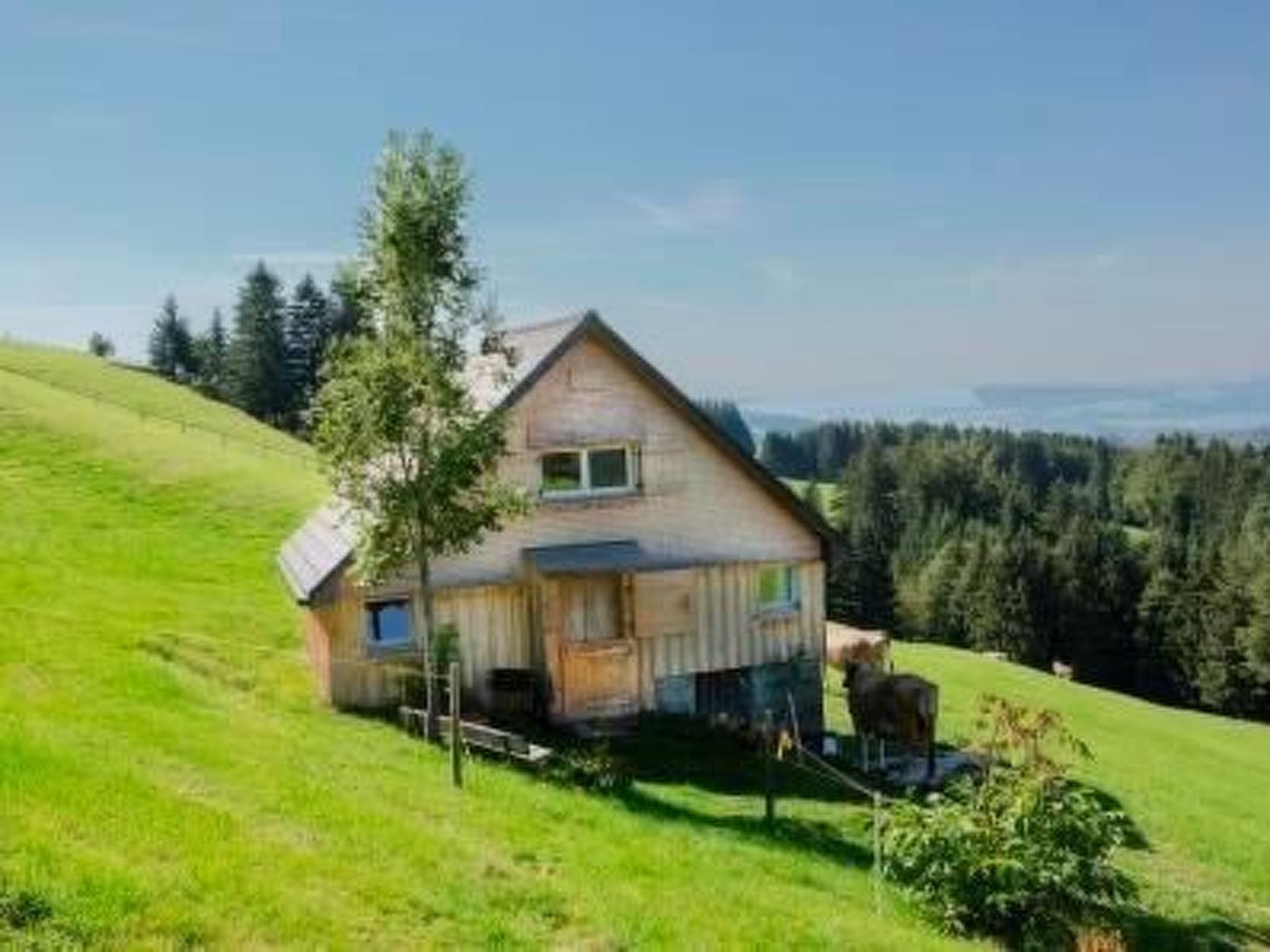 "Hüttli" neben dem Bauernhof Fendrig