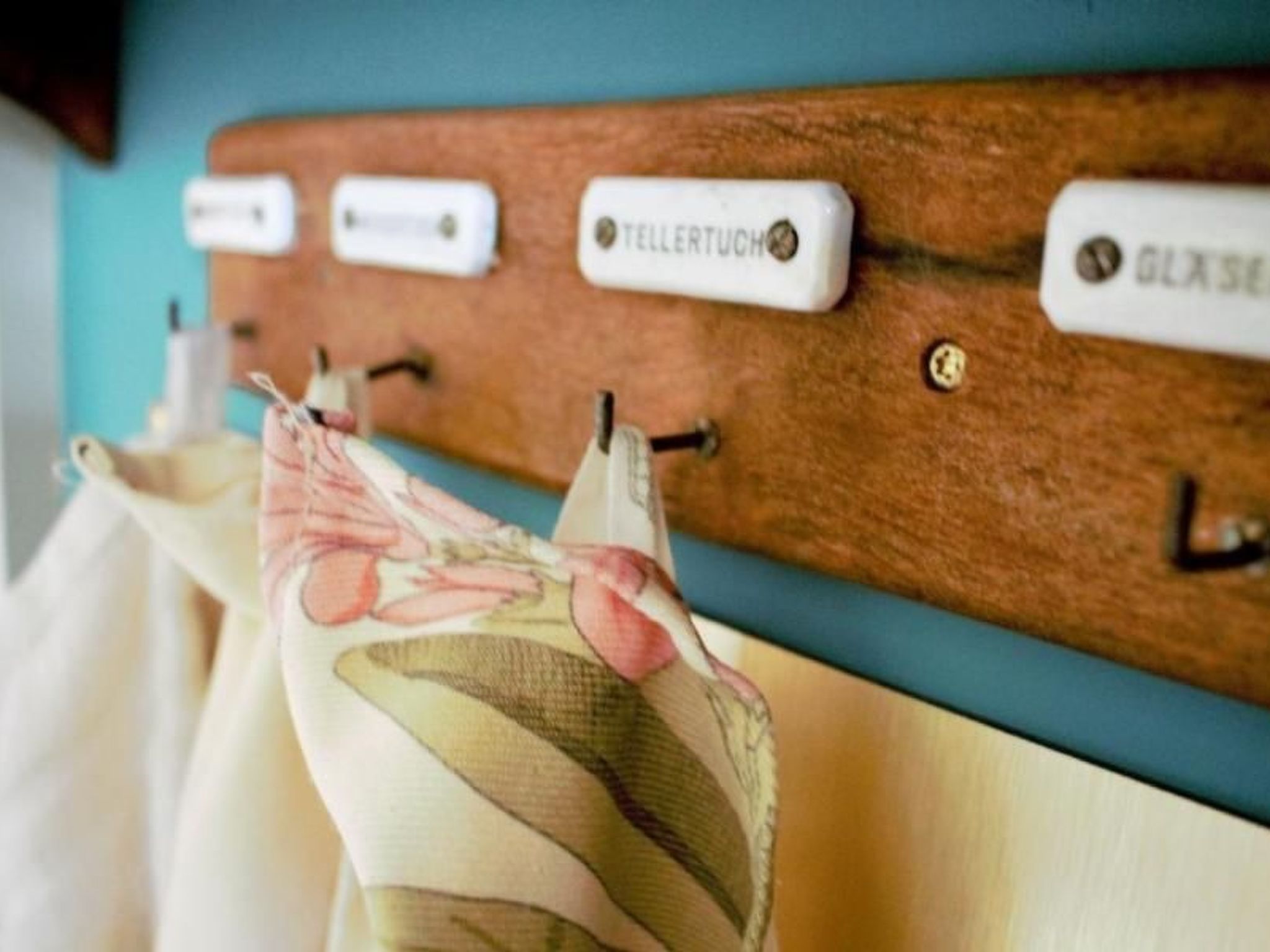 Verschlafen... in sanfte Hügel eingebettet.-Image-tags.info