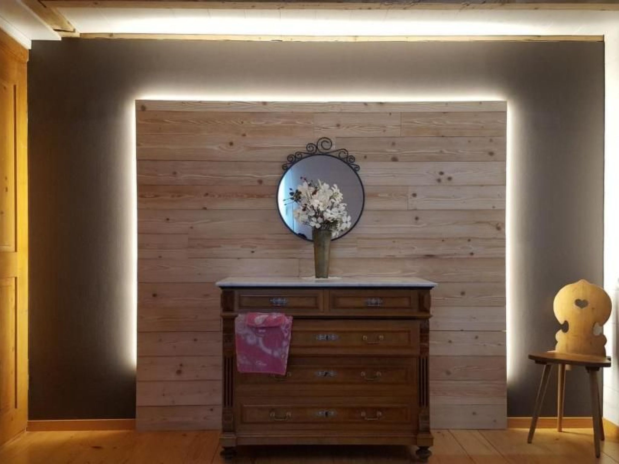 Verschlafen... in sanfte Hügel eingebettet.-Image-tags.info