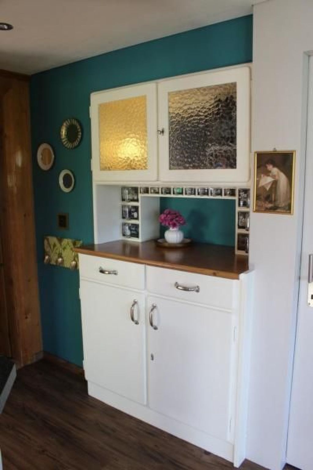 Verschlafen... in sanfte Hügel eingebettet.-Image-tags.info