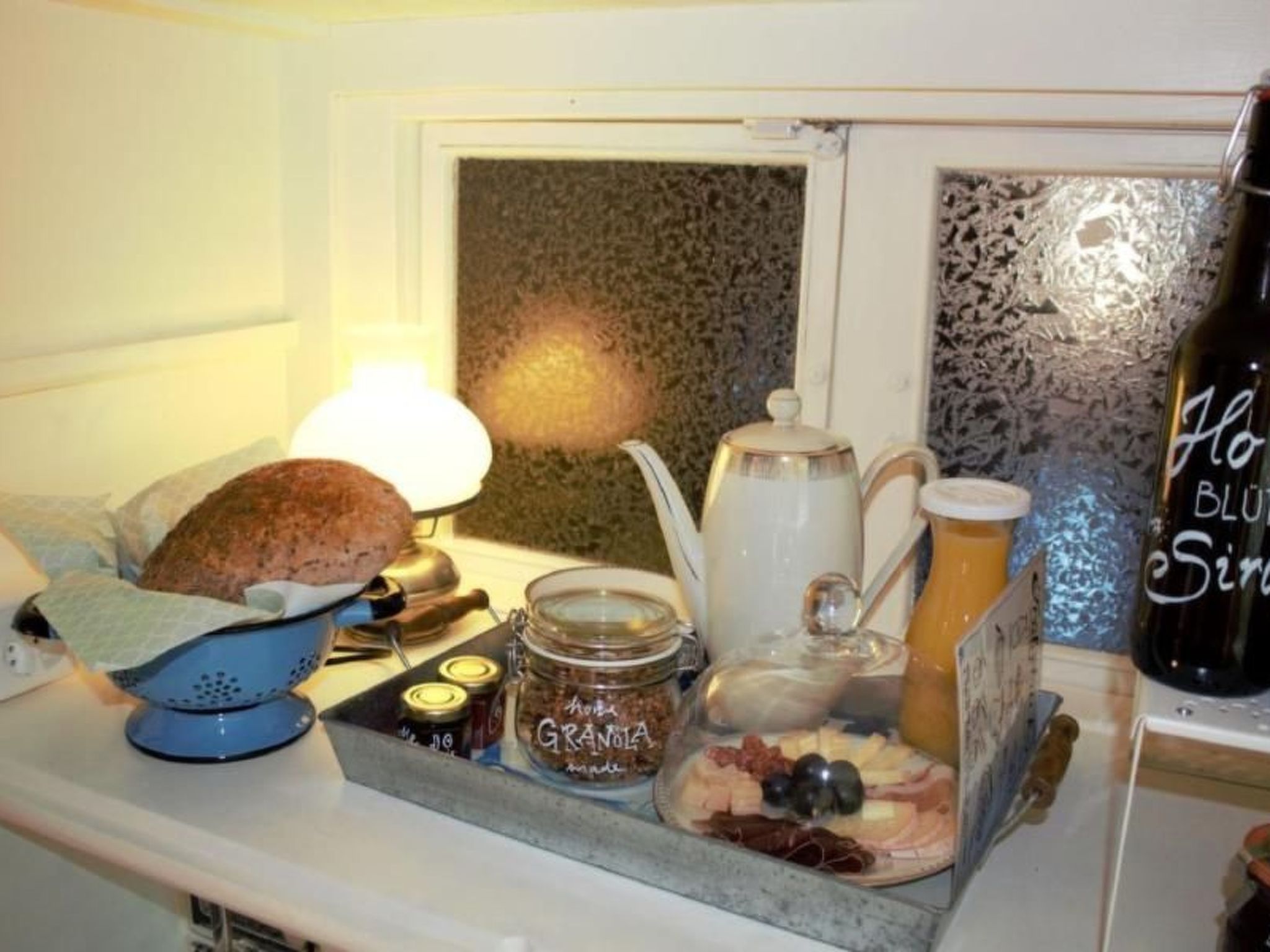 Verschlafen... in sanfte Hügel eingebettet.-Image-tags.info