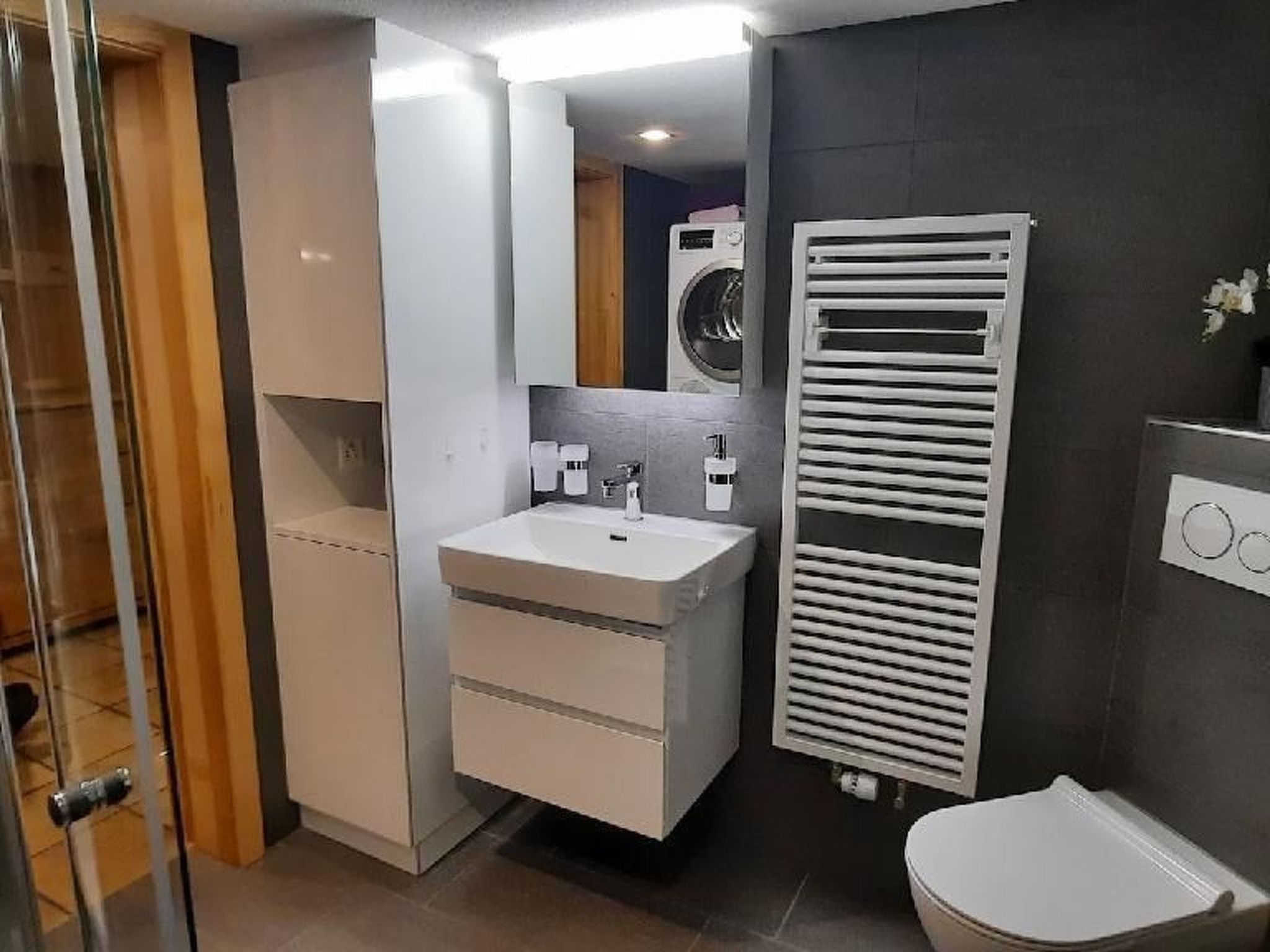 Gemütliche und geräumige Ferienwohnung-Drinnen