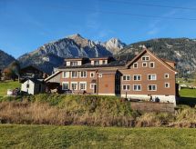 Ruim chaletappartement Bädli in Wildhaus met sauna, direct aan de piste - thumbnail 1