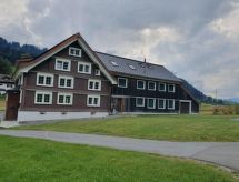 Ruim chaletappartement Bädli in Wildhaus met sauna, direct aan de piste - thumbnail 3