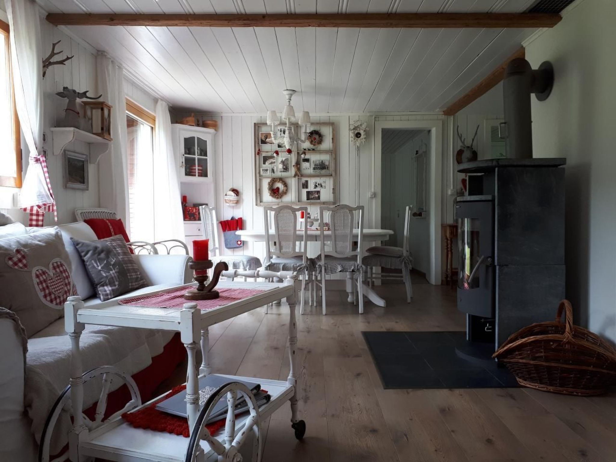 Chalet Chic+Hot Pot-Dedans