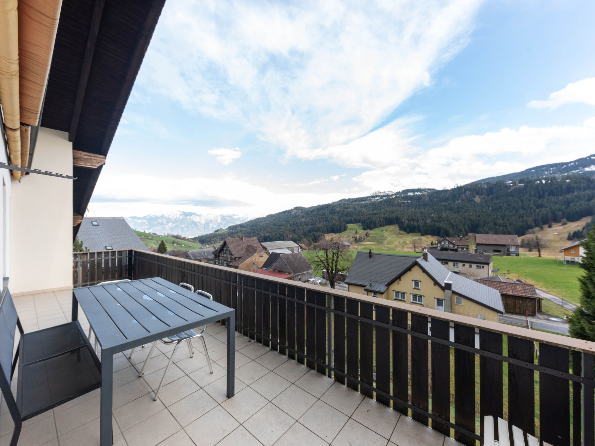 Schwalbennest - Draußen