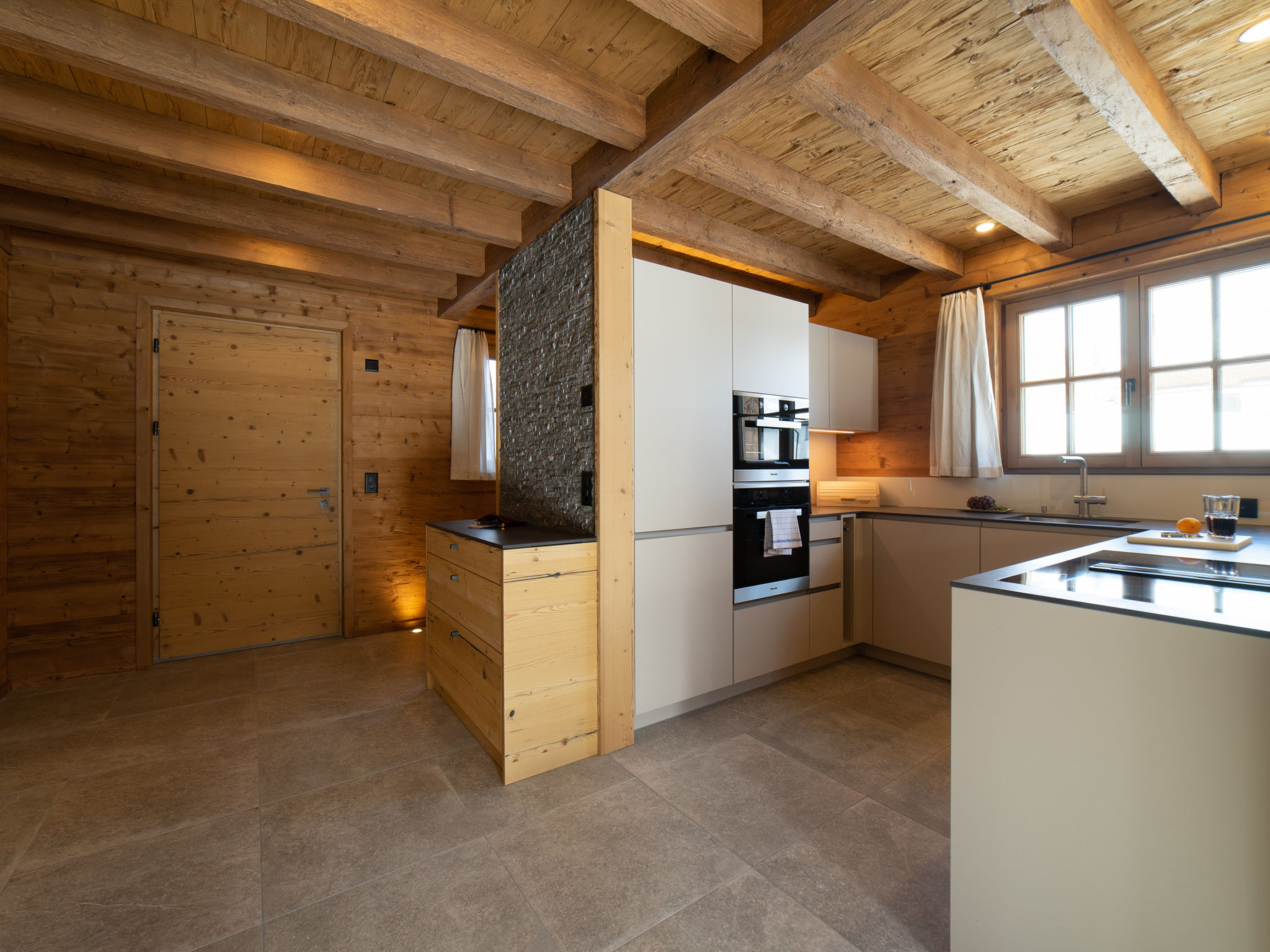 Maison Chalet Schafberg – Cuisine et coin repas, photo 28 sur 30