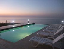 Stijlvolle villa met privé infinity pool vlakbij zee in Kyrenia - thumbnail 6