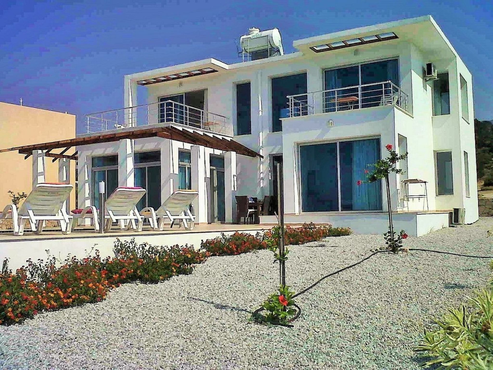 Stijlvolle villa met privé infinity pool vlakbij zee in Kyrenia - foto 3