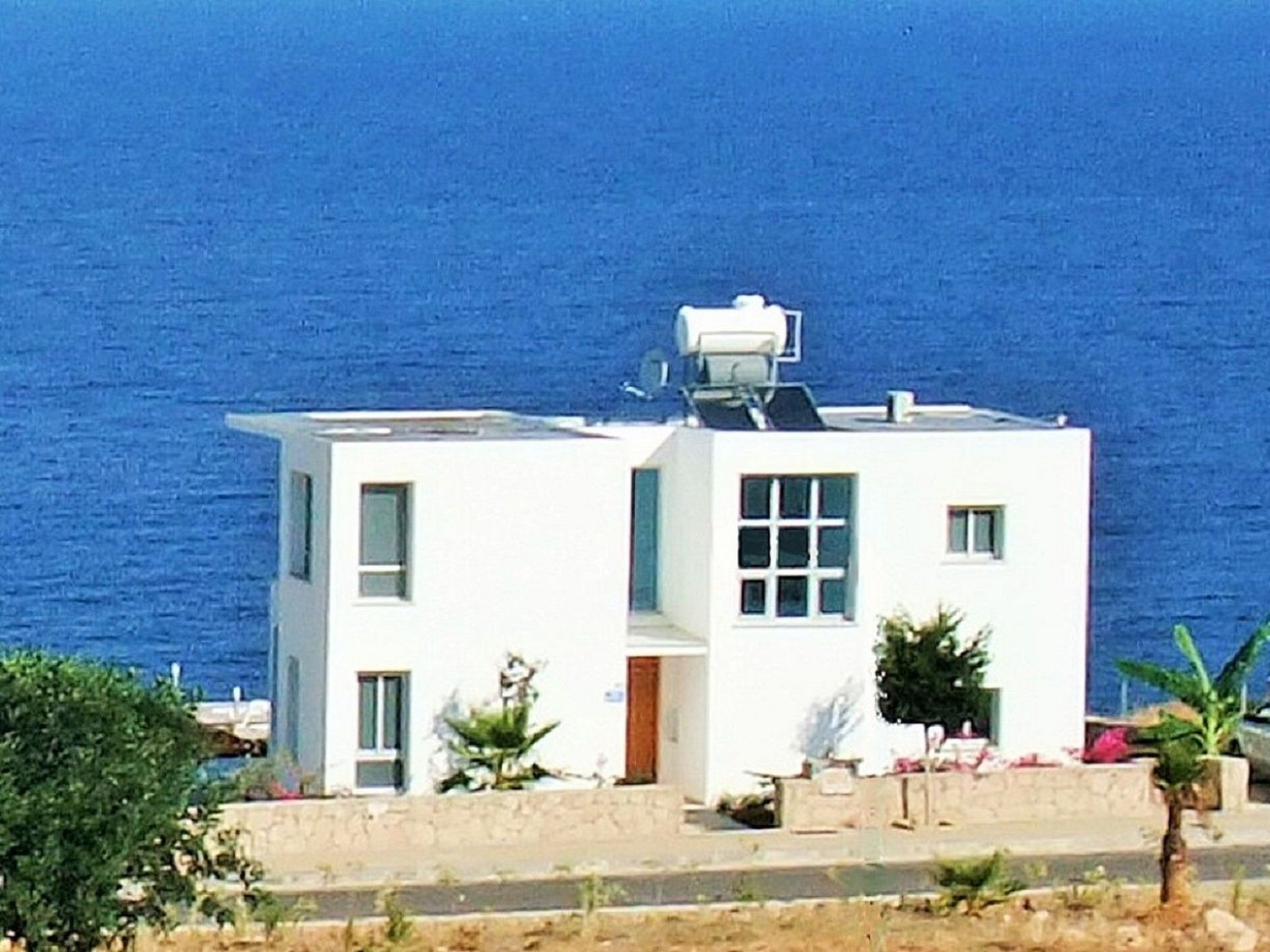 Stijlvolle villa met privé infinity pool vlakbij zee in Kyrenia - foto 2