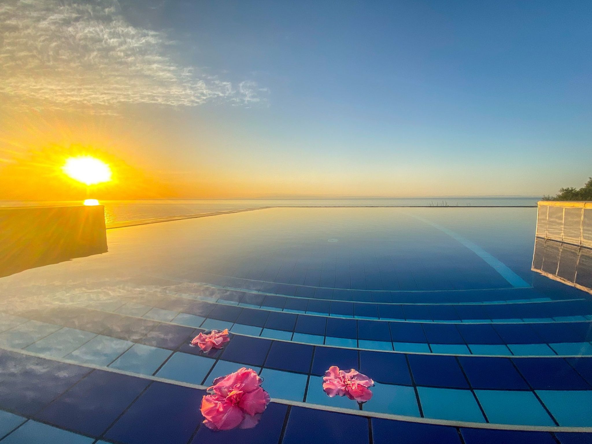 Villa Meerblick: Luxe Infinity-Pool & Zeezicht op 250m van de Kust - foto 34