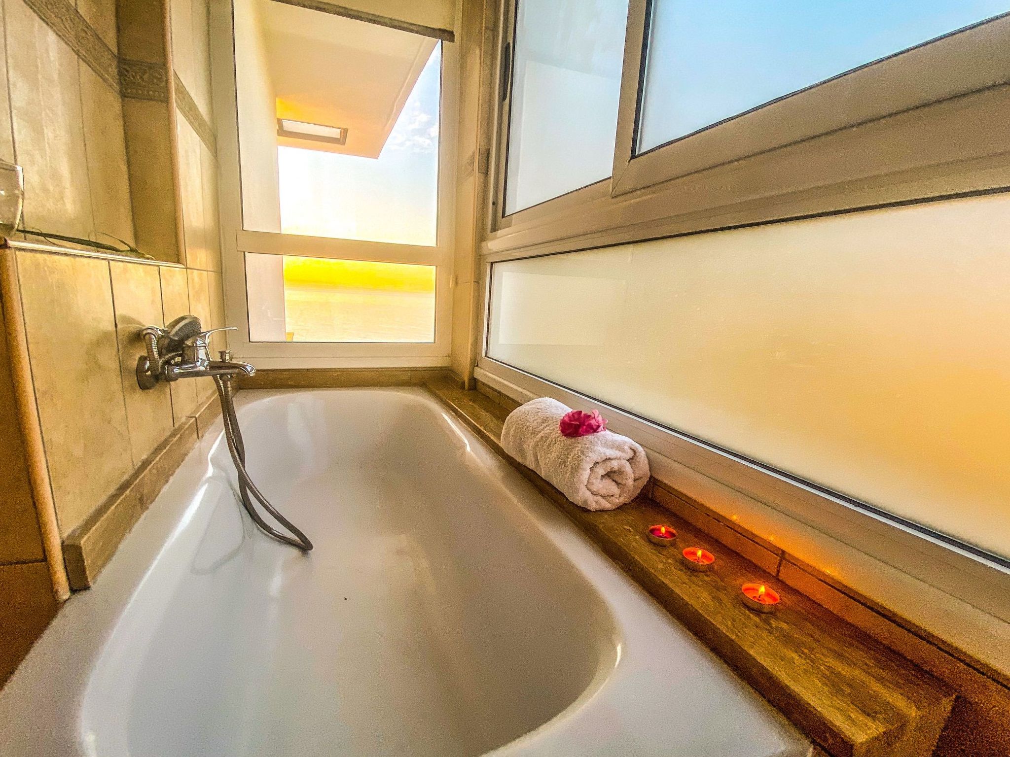 Villa Meerblick: Luxe Infinity-Pool & Zeezicht op 250m van de Kust - foto 15