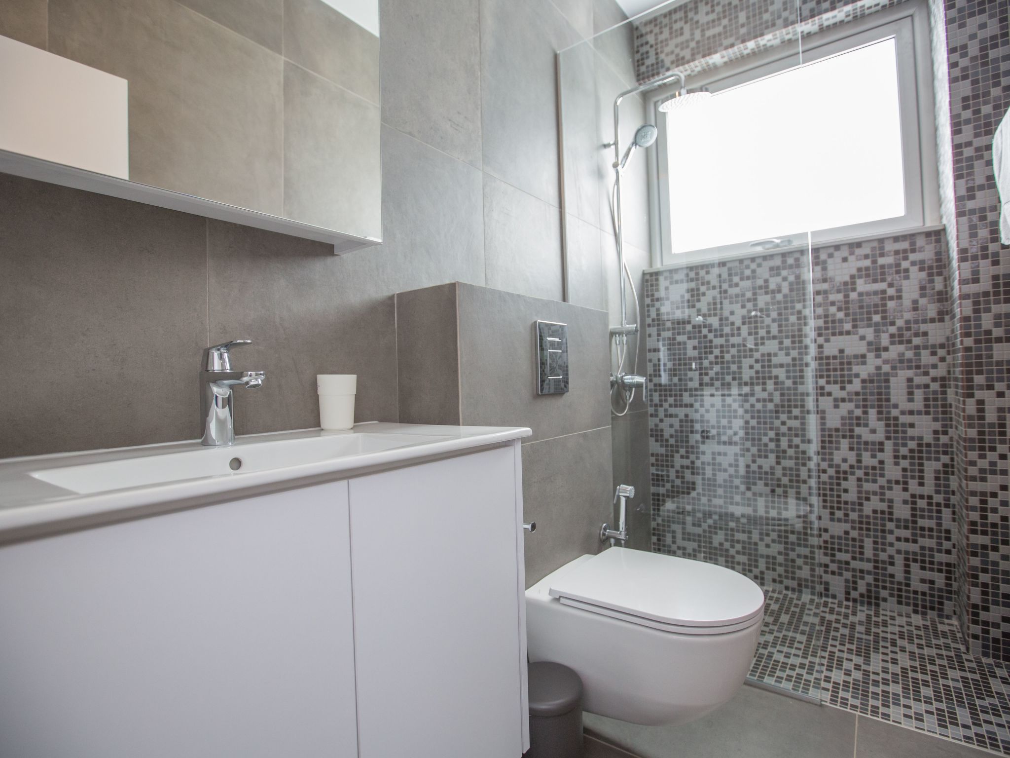 Ferienvilla Olivine Pearl mit Meerblick-Image-tags.info