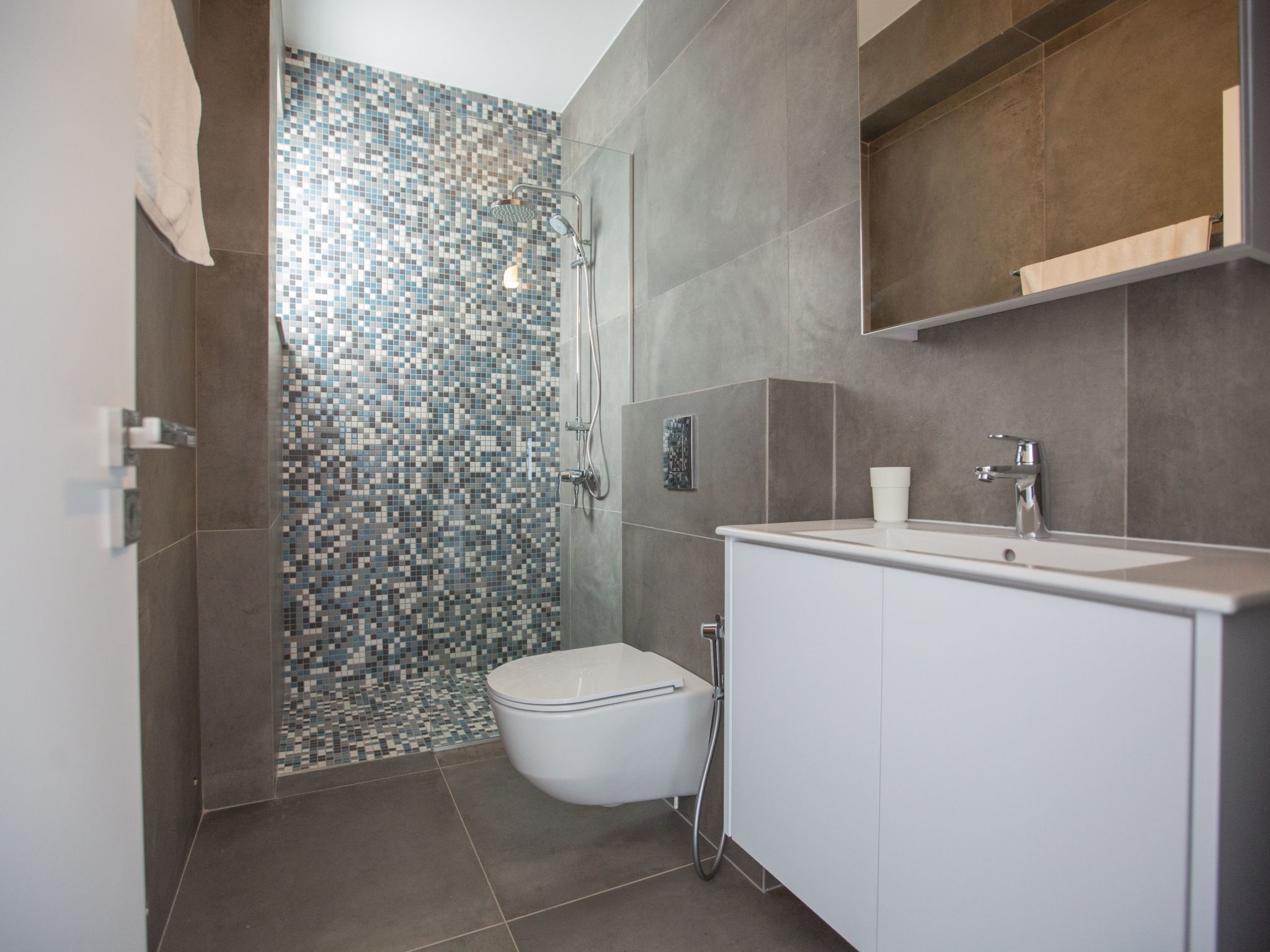 Ferienvilla Olivine Pearl mit Meerblick-Image-tags.info