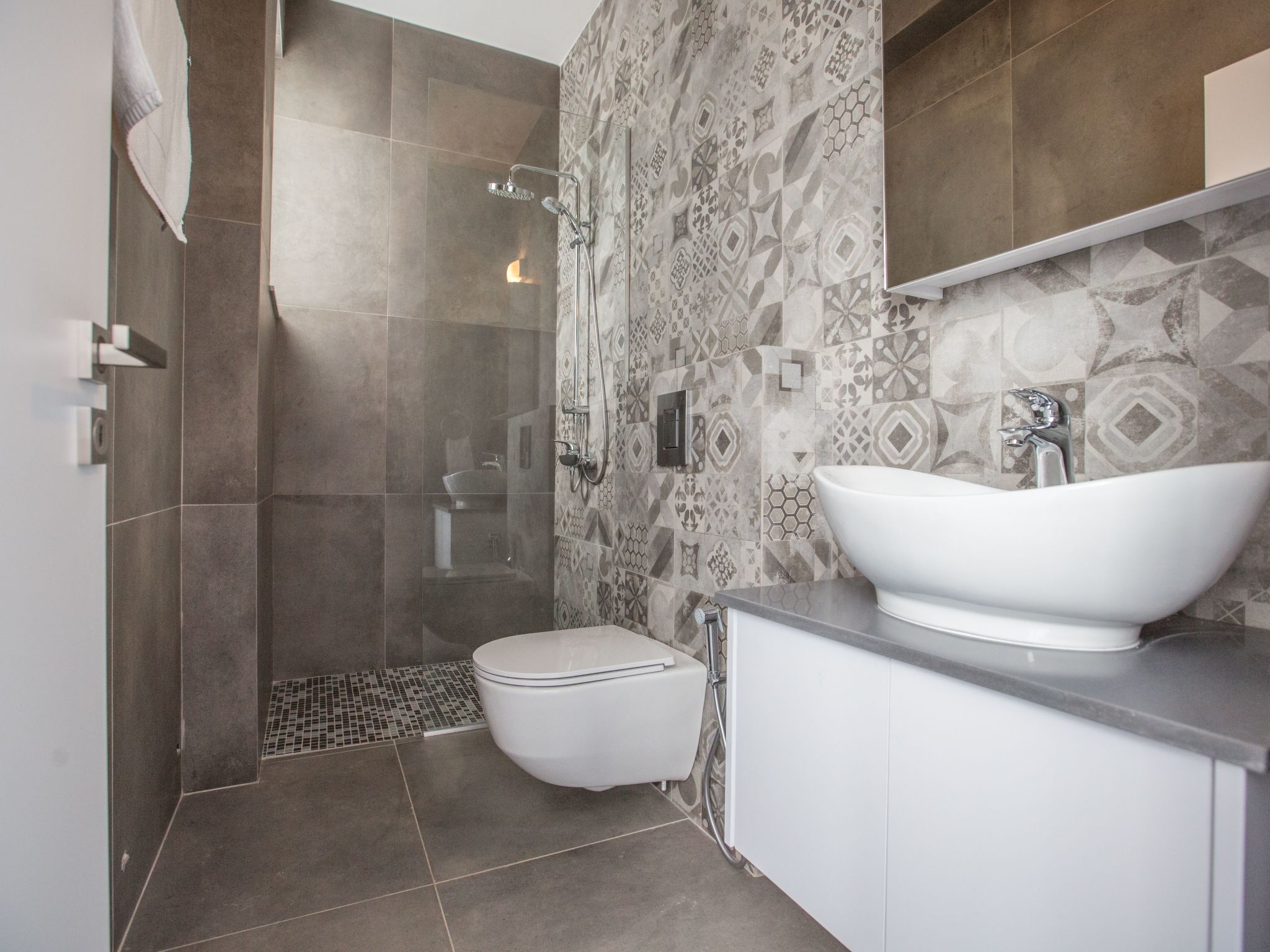 Ferienvilla Olivine Pearl mit Meerblick-Image-tags.info