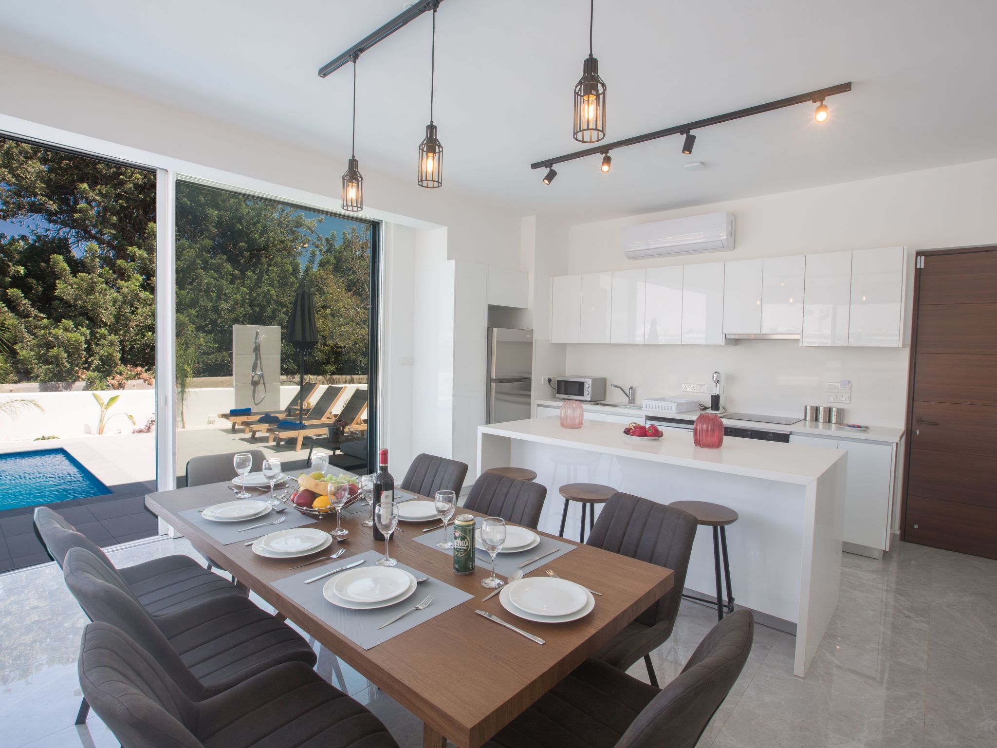 4-Schlafzimmer-Villa mit Pool im Zentrum von Protaras-Image-tags.info