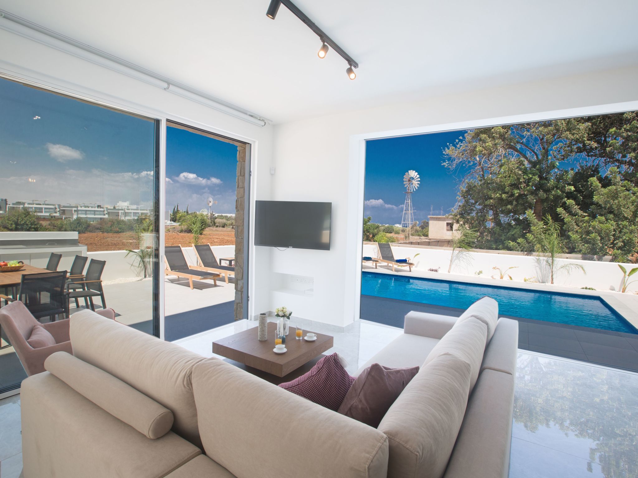 4-Schlafzimmer-Villa mit Pool im Zentrum von Protaras-Image-tags.info