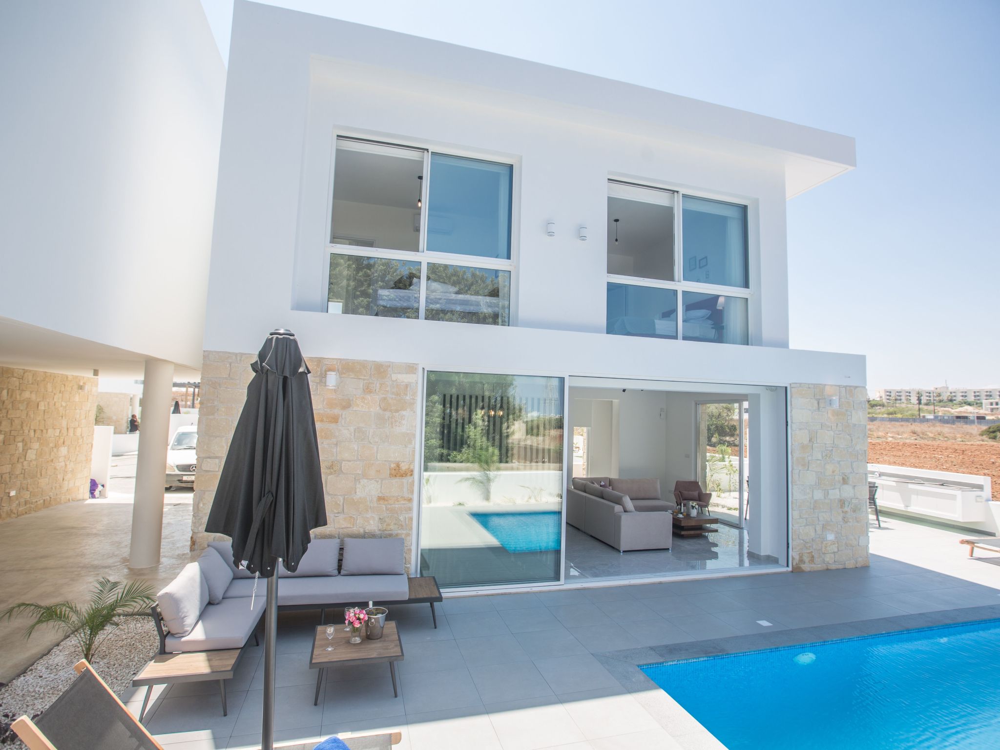 4-Schlafzimmer-Villa mit Pool im Zentrum von Protaras-Image-tags.info