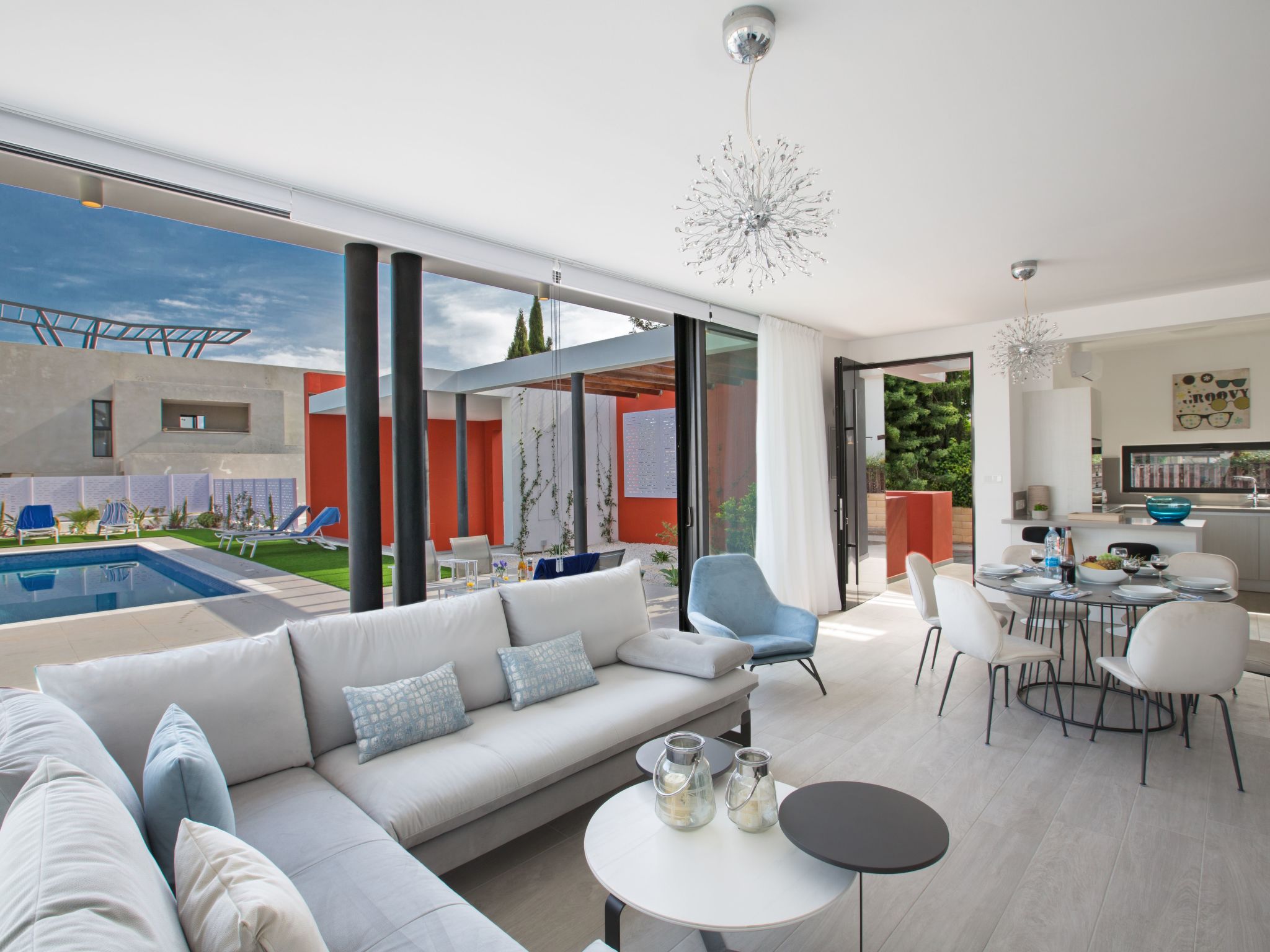 Neue, luxuriöse 3-Schlafzimmer-Villa in Protaras Zentrum-Image-tags.info