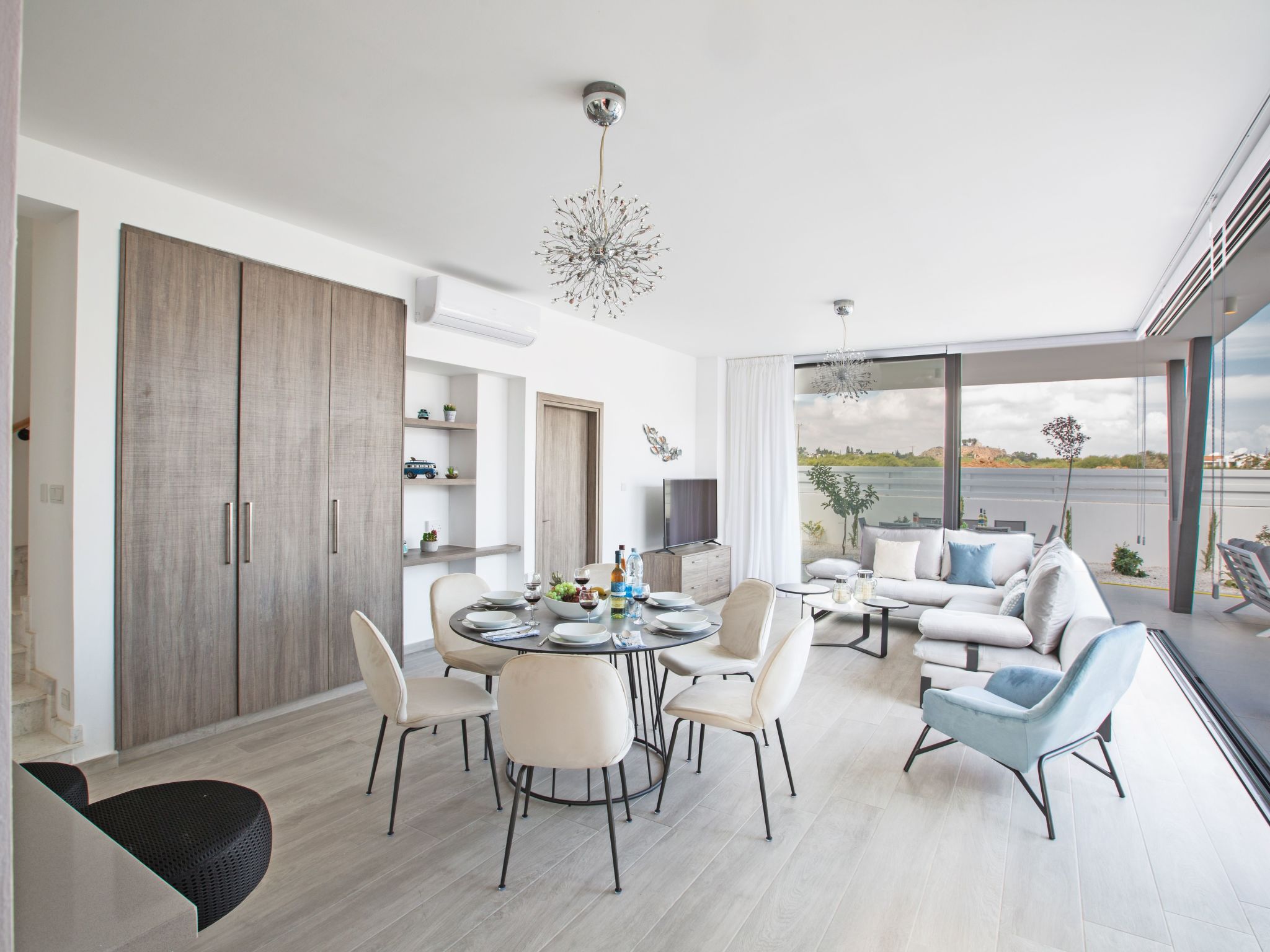 Neue, luxuriöse 3-Schlafzimmer-Villa in Protaras Zentrum-Image-tags.info