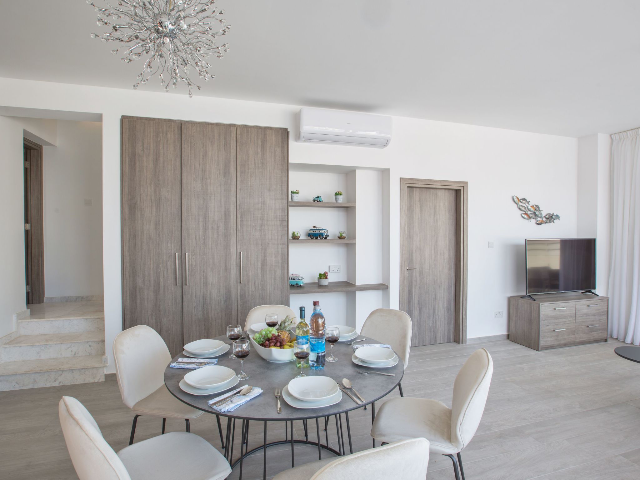 Neue, luxuriöse 3-Schlafzimmer-Villa in Protaras Zentrum-Image-tags.info