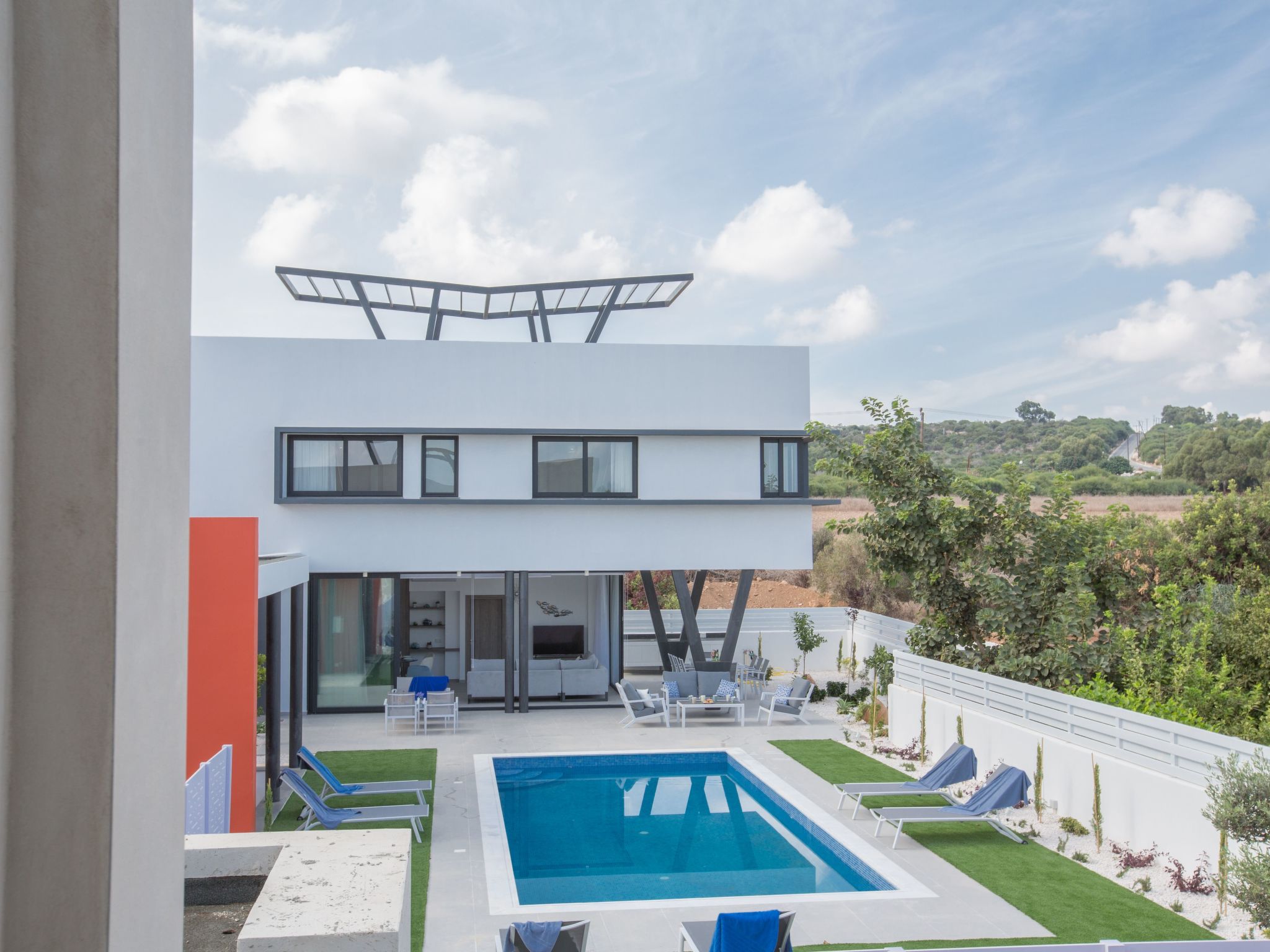 Neue, luxuriöse 3-Schlafzimmer-Villa in Protaras Zentrum-Image-tags.info