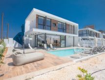 Centraal gelegen vakantiehuis in Protaras met privézwembad · 10 pers. - thumbnail 1